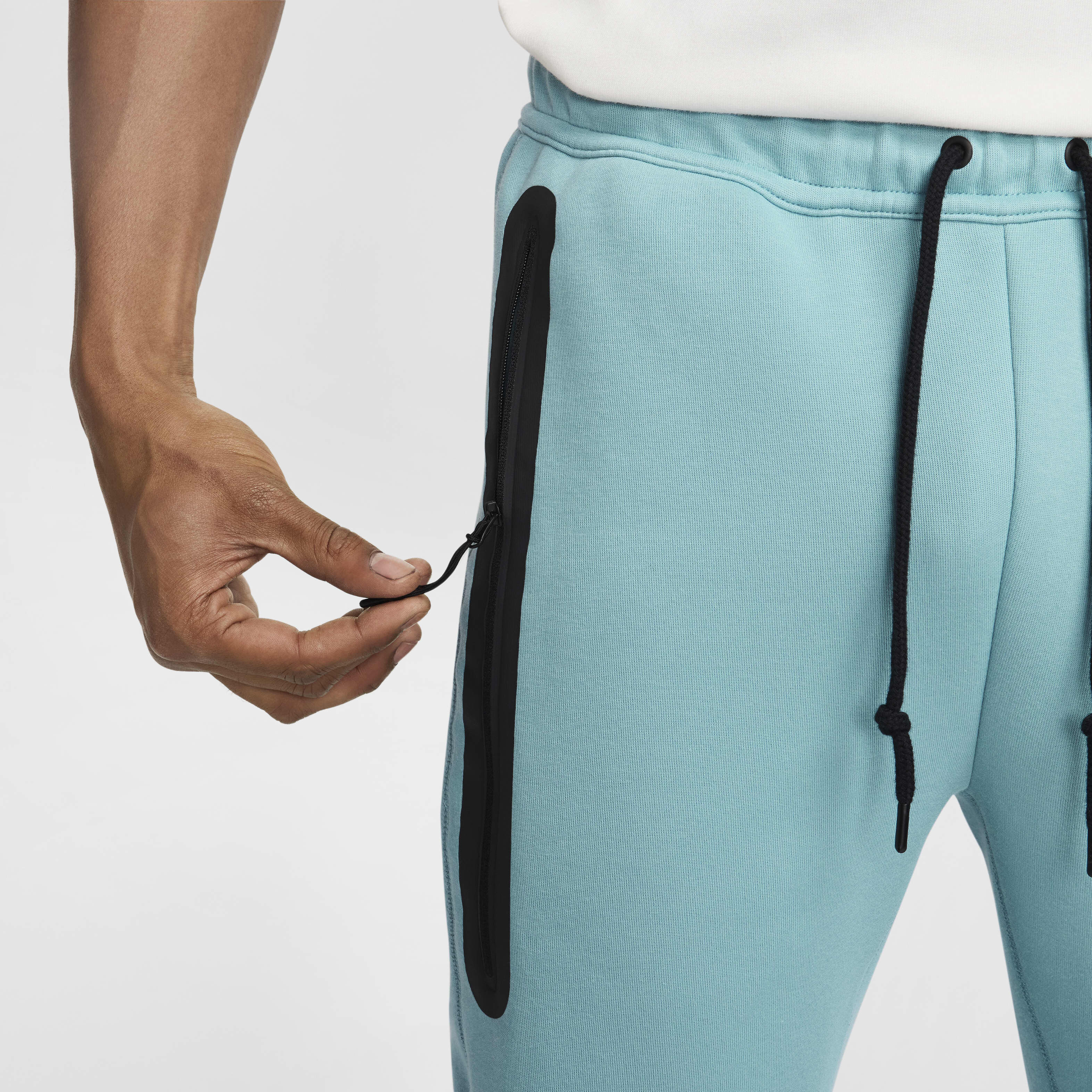 Buy Nike Sportswear Tech Fleece Men s Joggers Nike Qatar Official