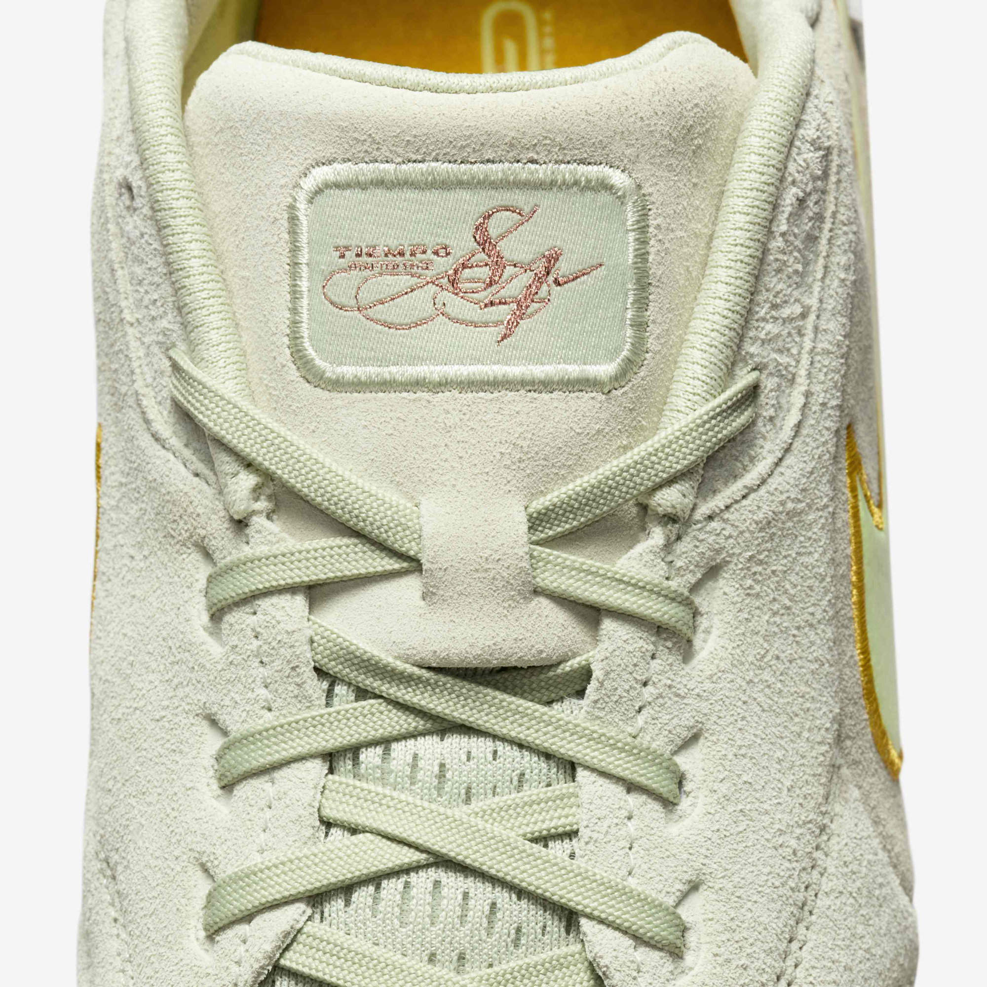 Zoom image