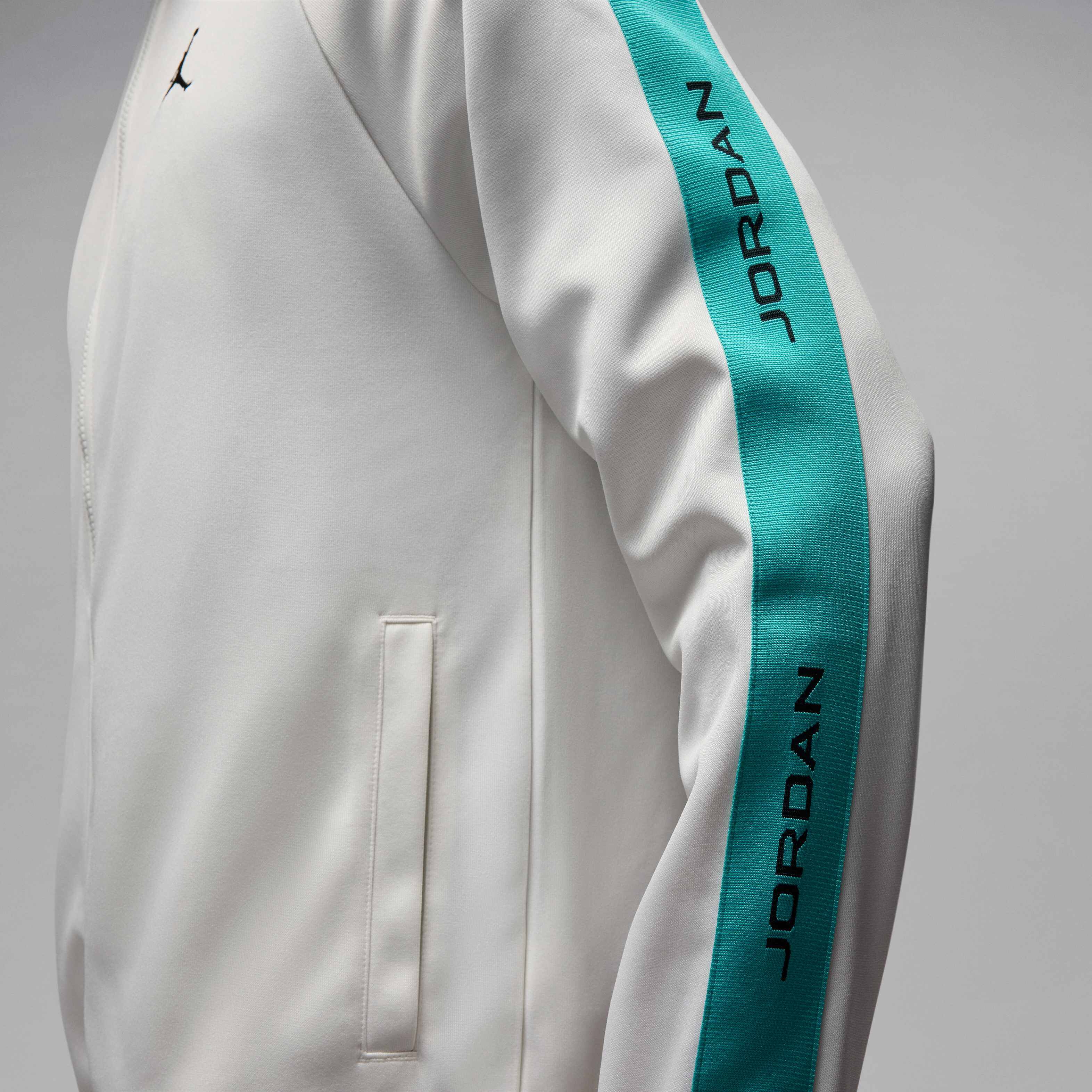 Jordan Essentials image number 5