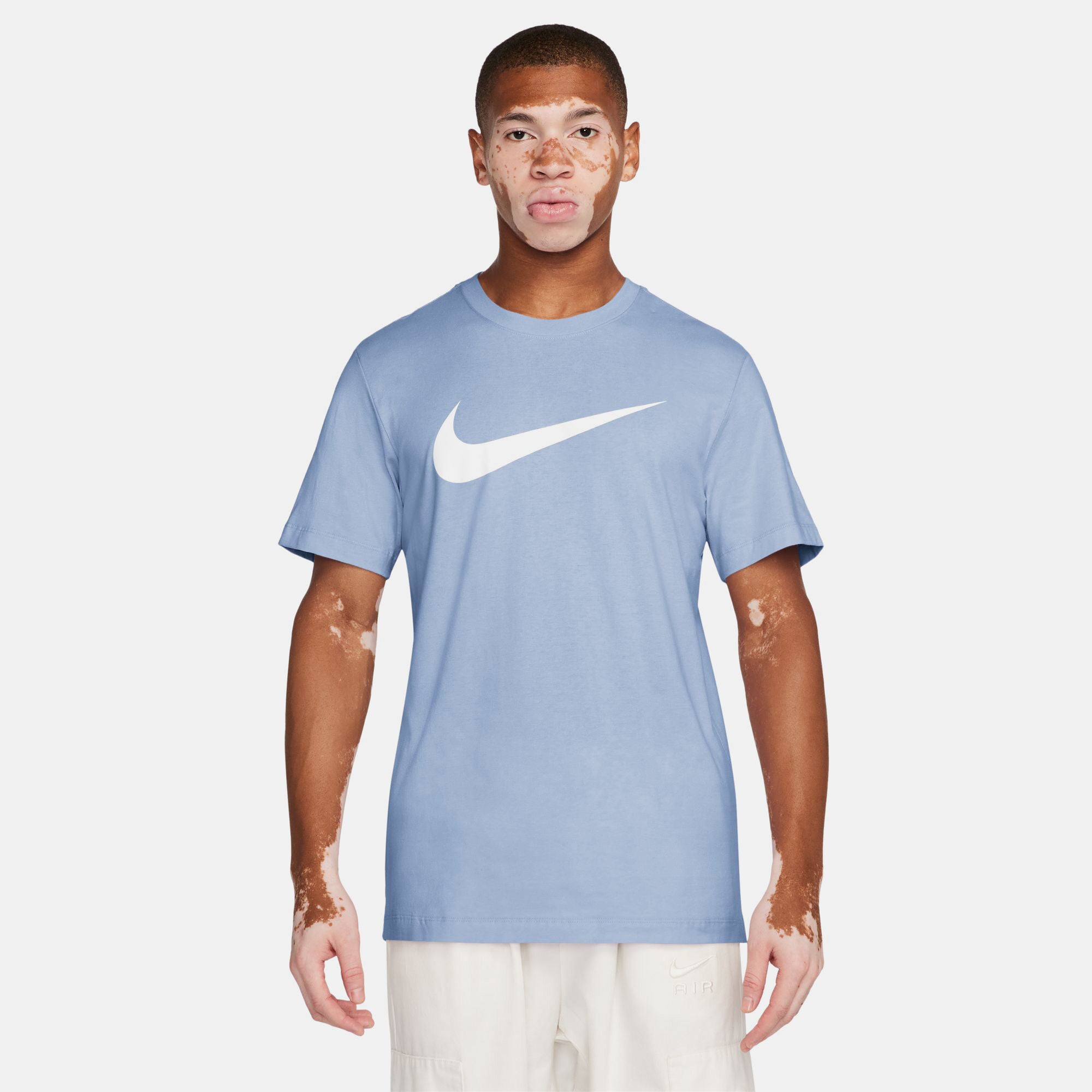 Nike Sportswear Swoosh image number 0