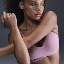 Nike Alate Minimalist