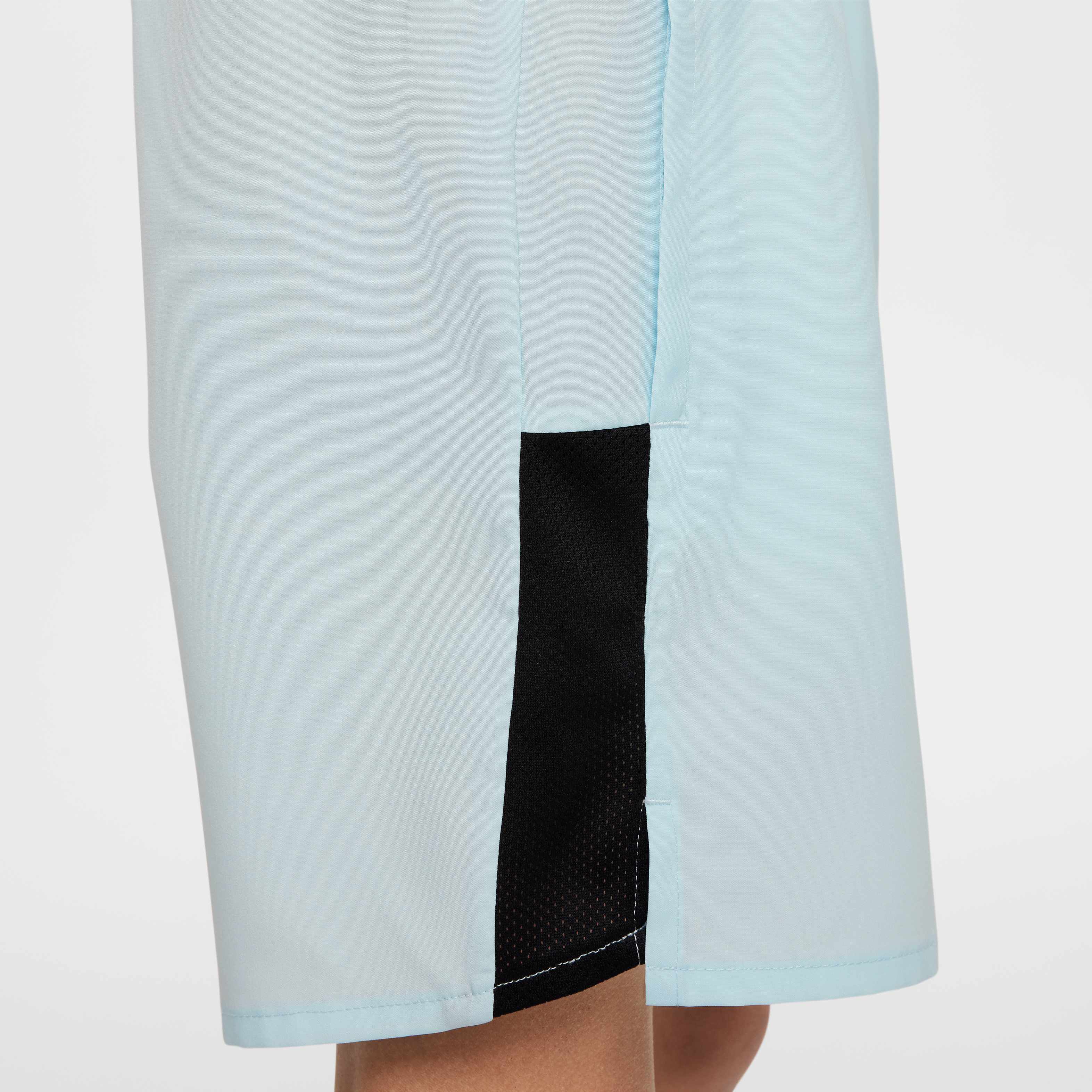 Nike Dri-FIT Challenger image number 6