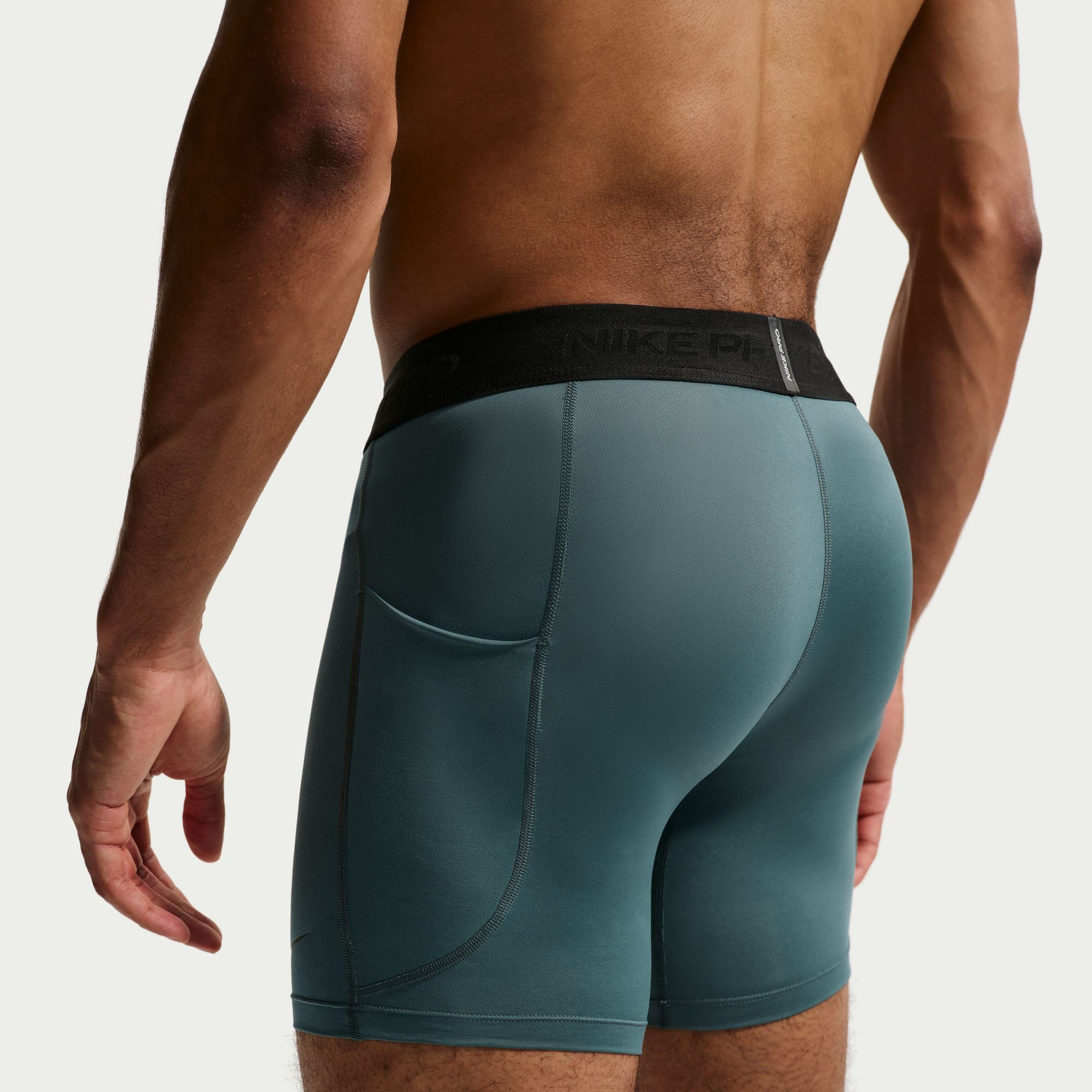 Nike Pro image number 3