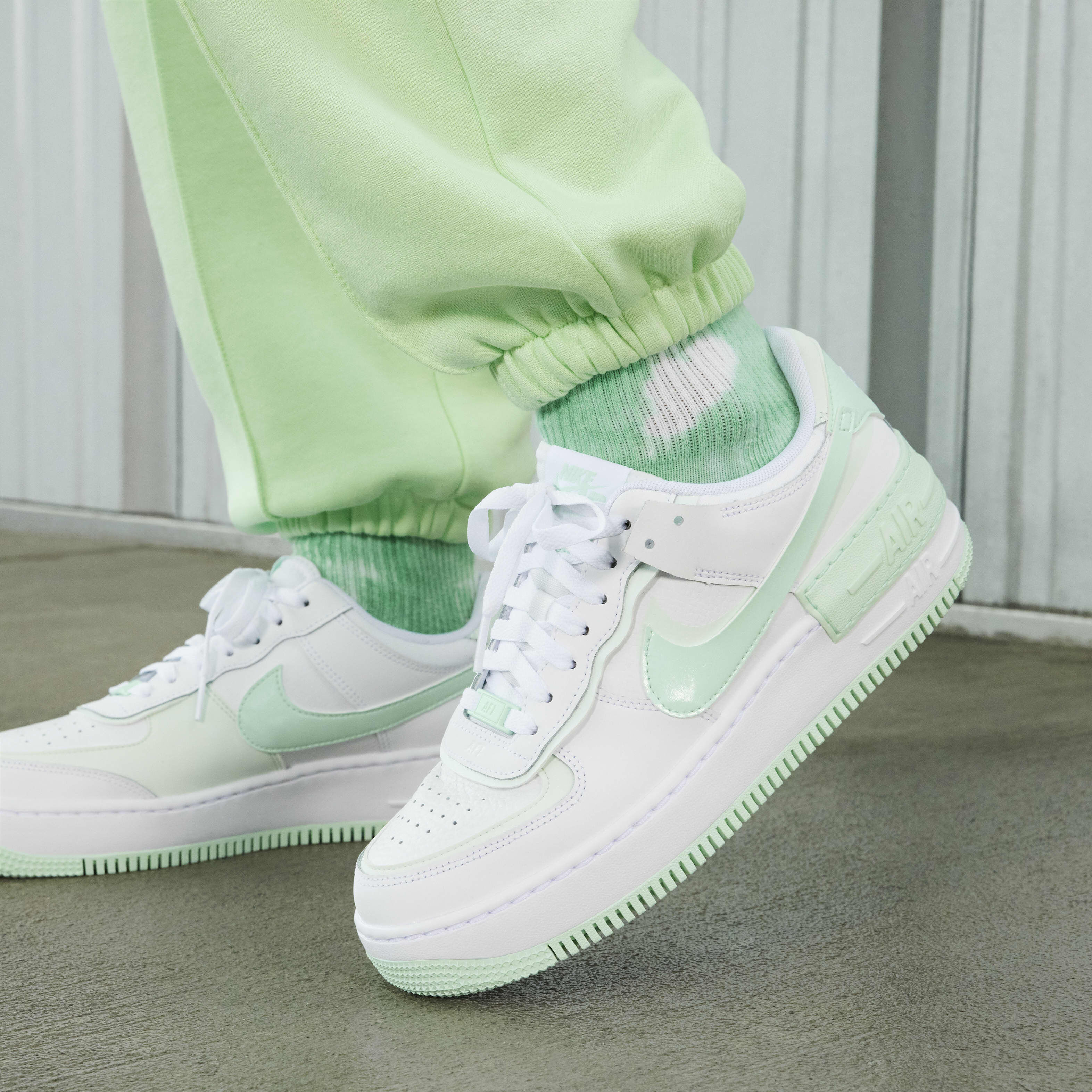 Nike ナイキ レディース スニーカー 【Nike Air Force 1 Low Shadow】 サイズ US_9W(26cm) Summit  White 編み込ん