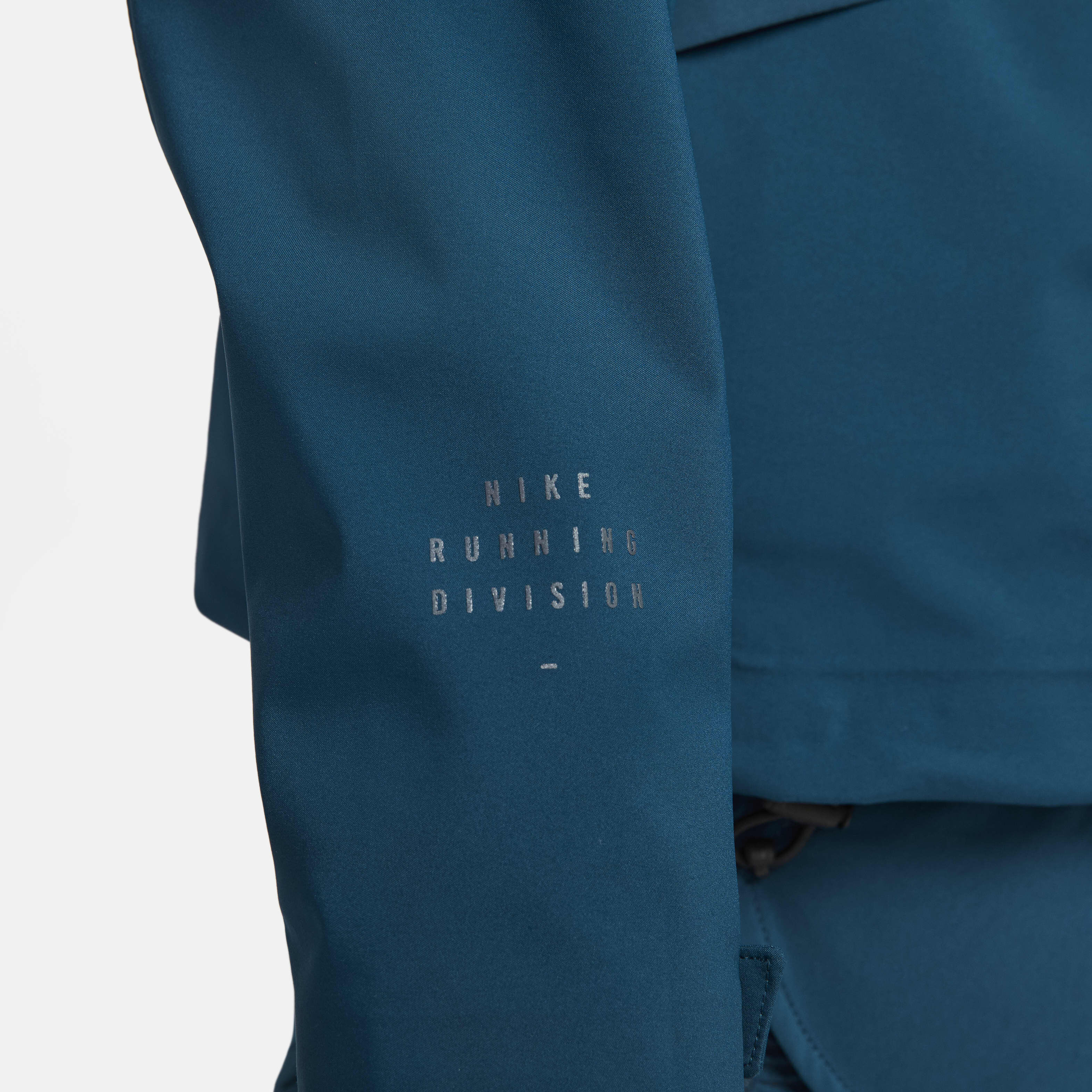 Nike Storm-FIT Run Division image number 4