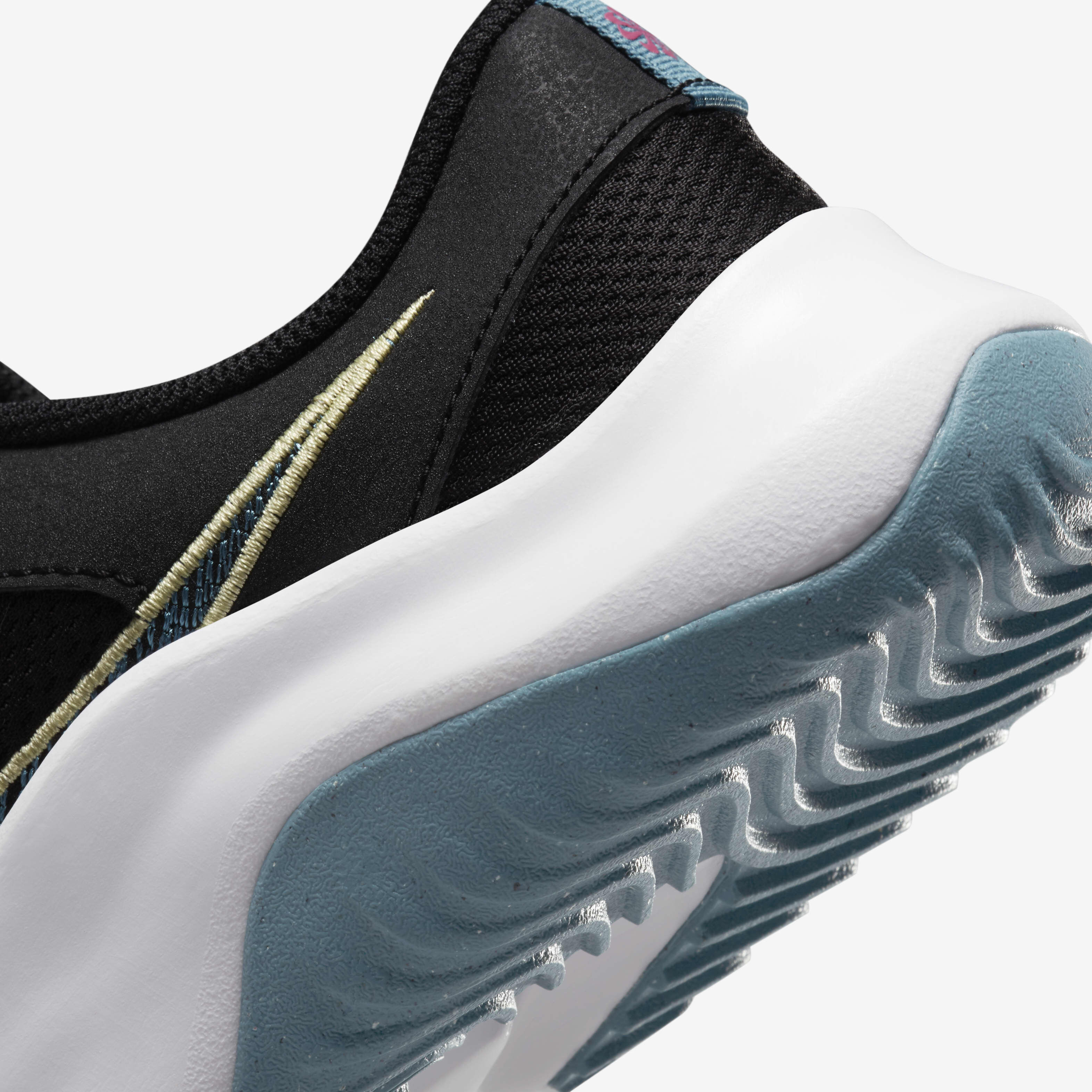 Nike Legend Essential 3 Next Nature image number 7