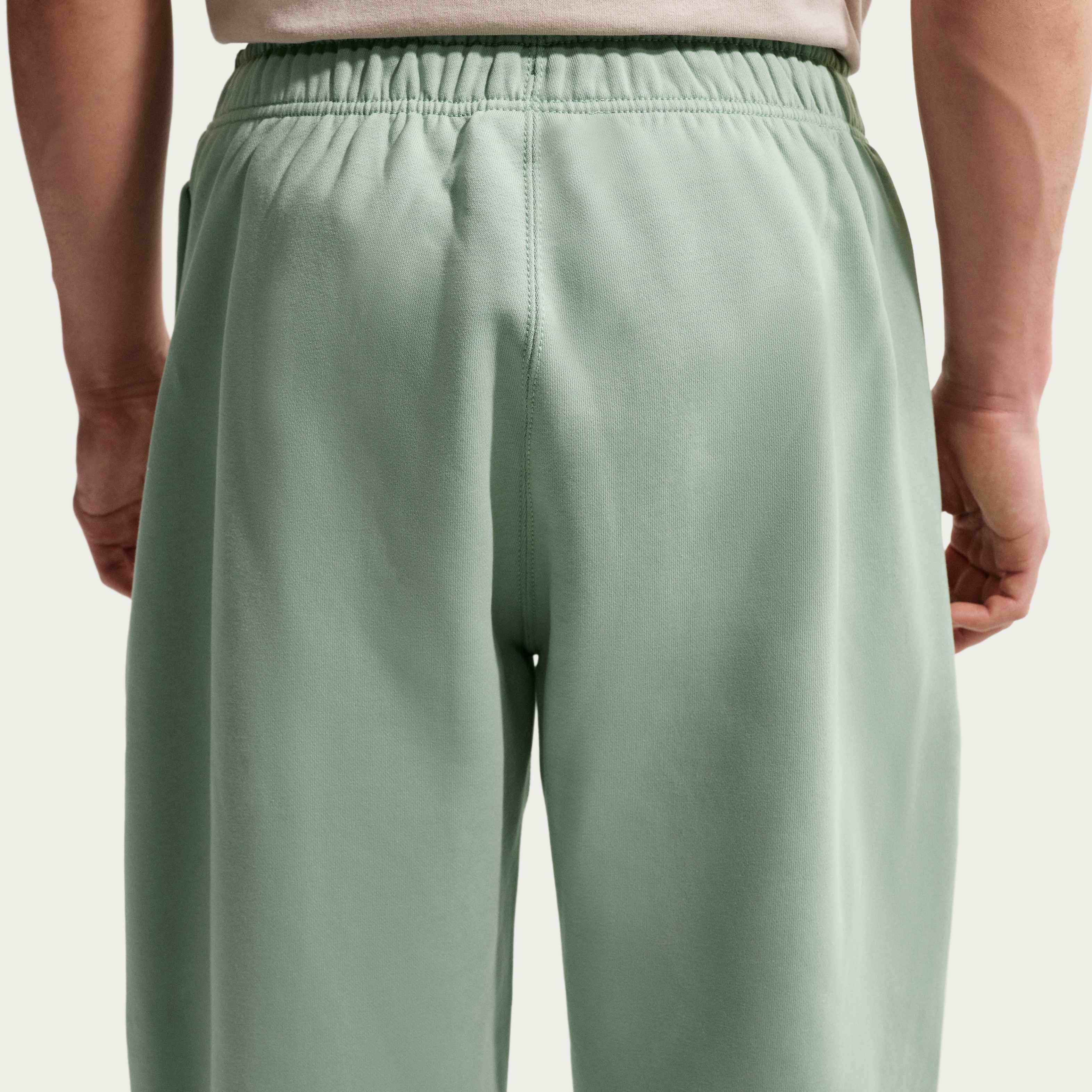 Nike Solo Swoosh image number 2