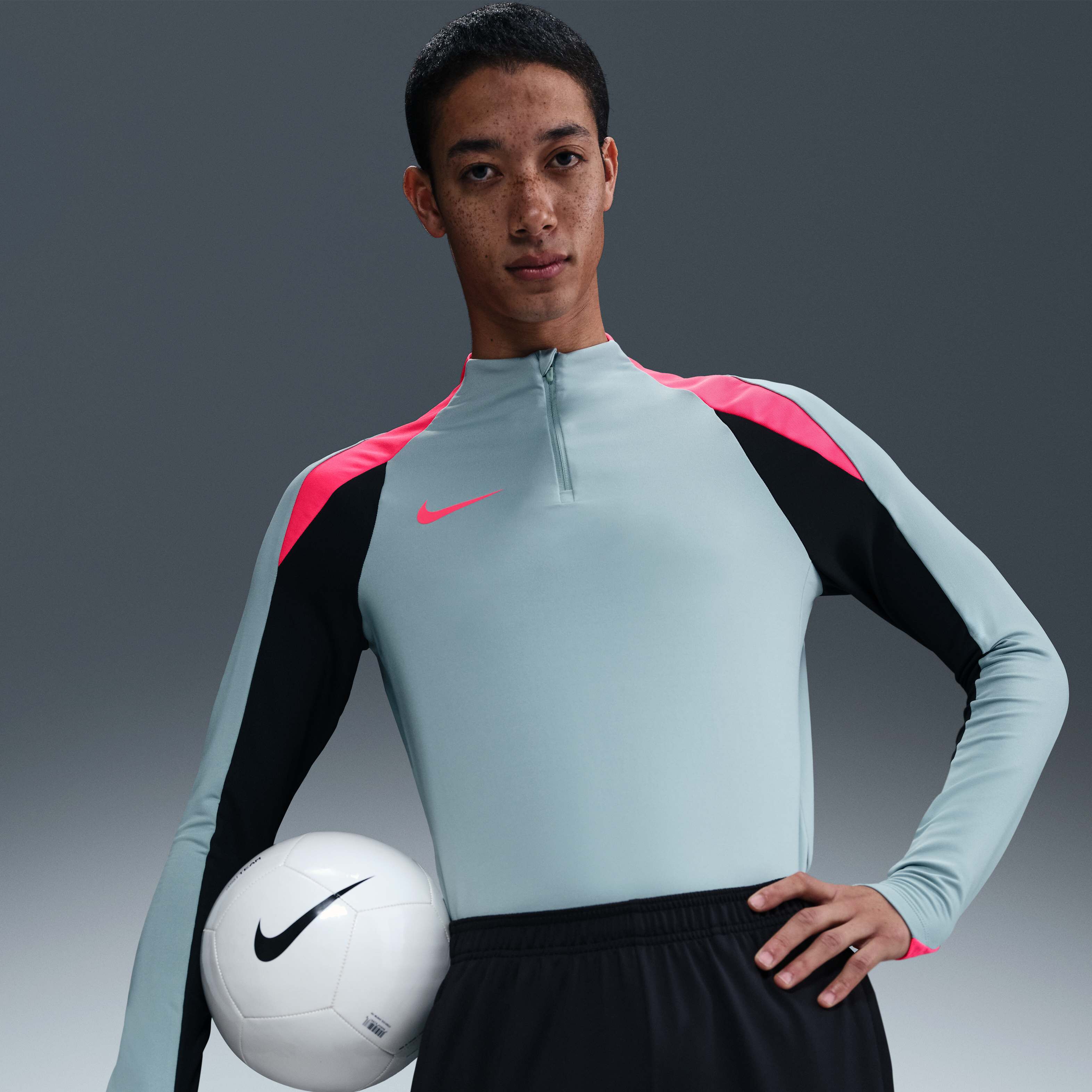 نايكي سترايك image number 0