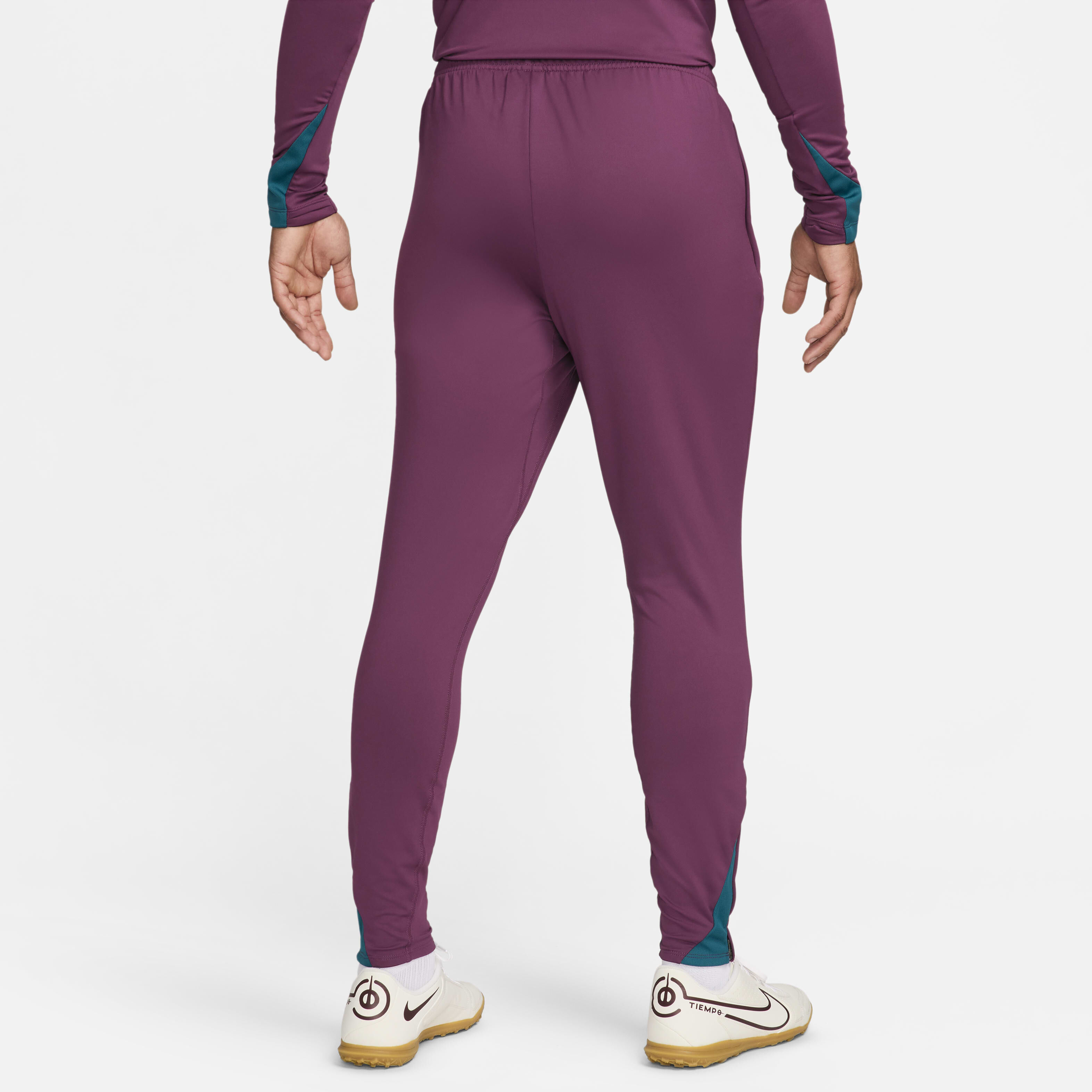 باريس سان جيرمان سترايك image number 1