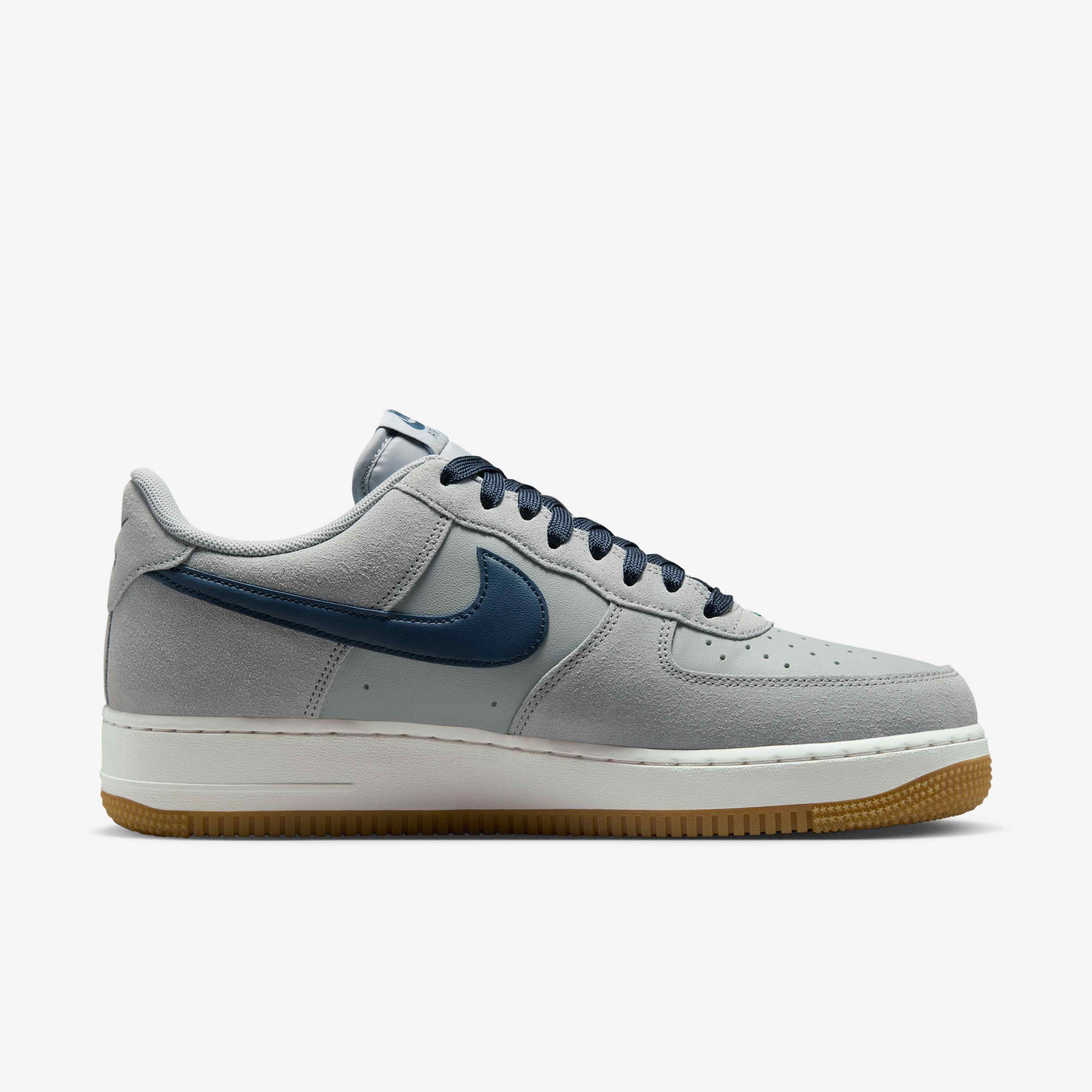 Nike Air Force 1 '07 LV8 image number 2
