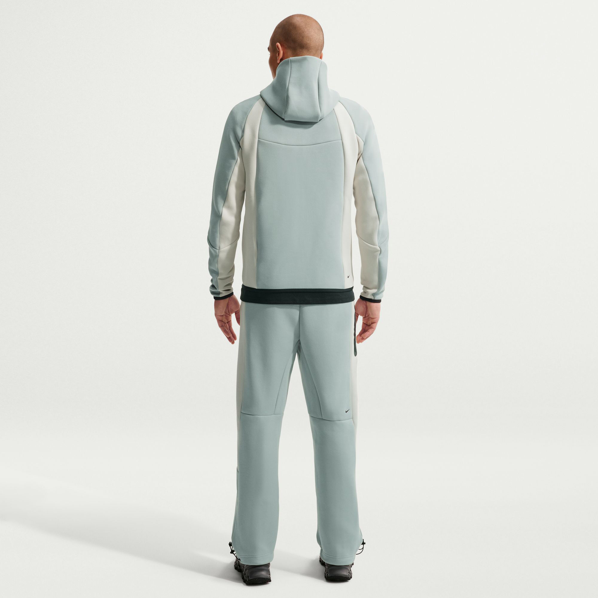 نايكي تك image number 1