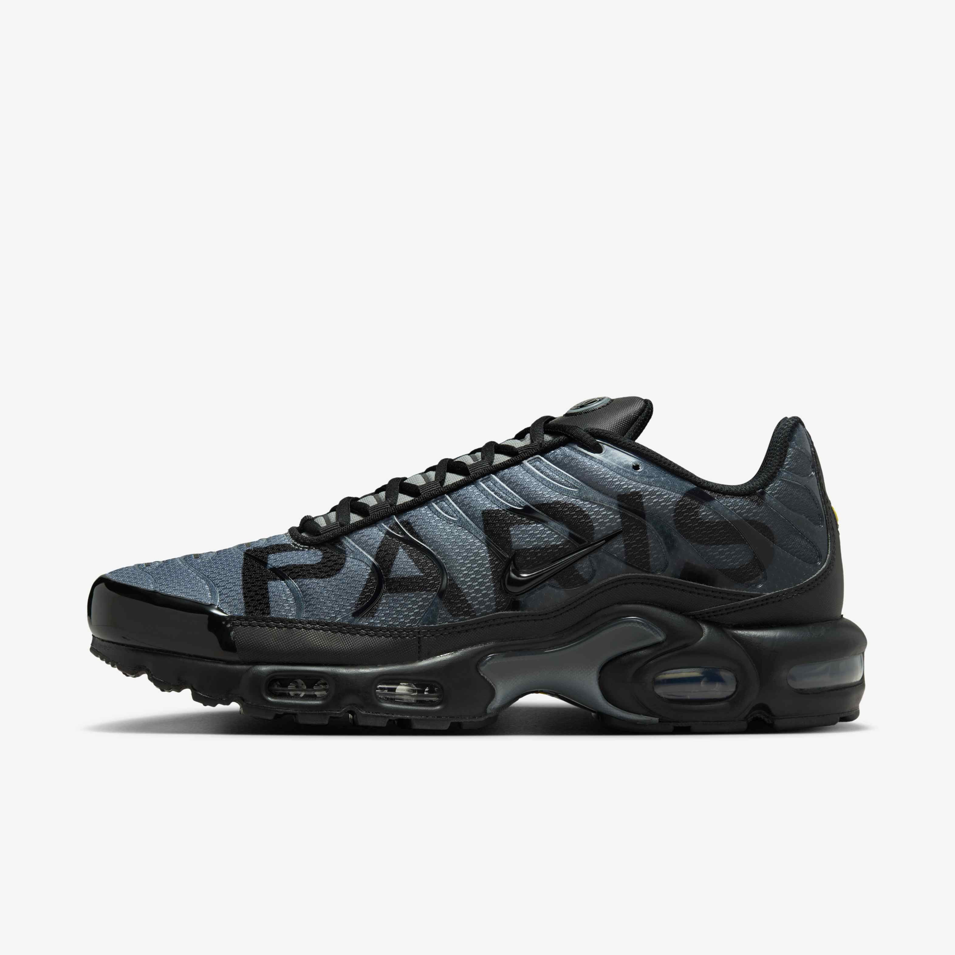 円堂守着用　NIKE AIR MAX Plus triple black 26 Nike Air Max Plus (GS) Triple Black Big Kids Running Shoes