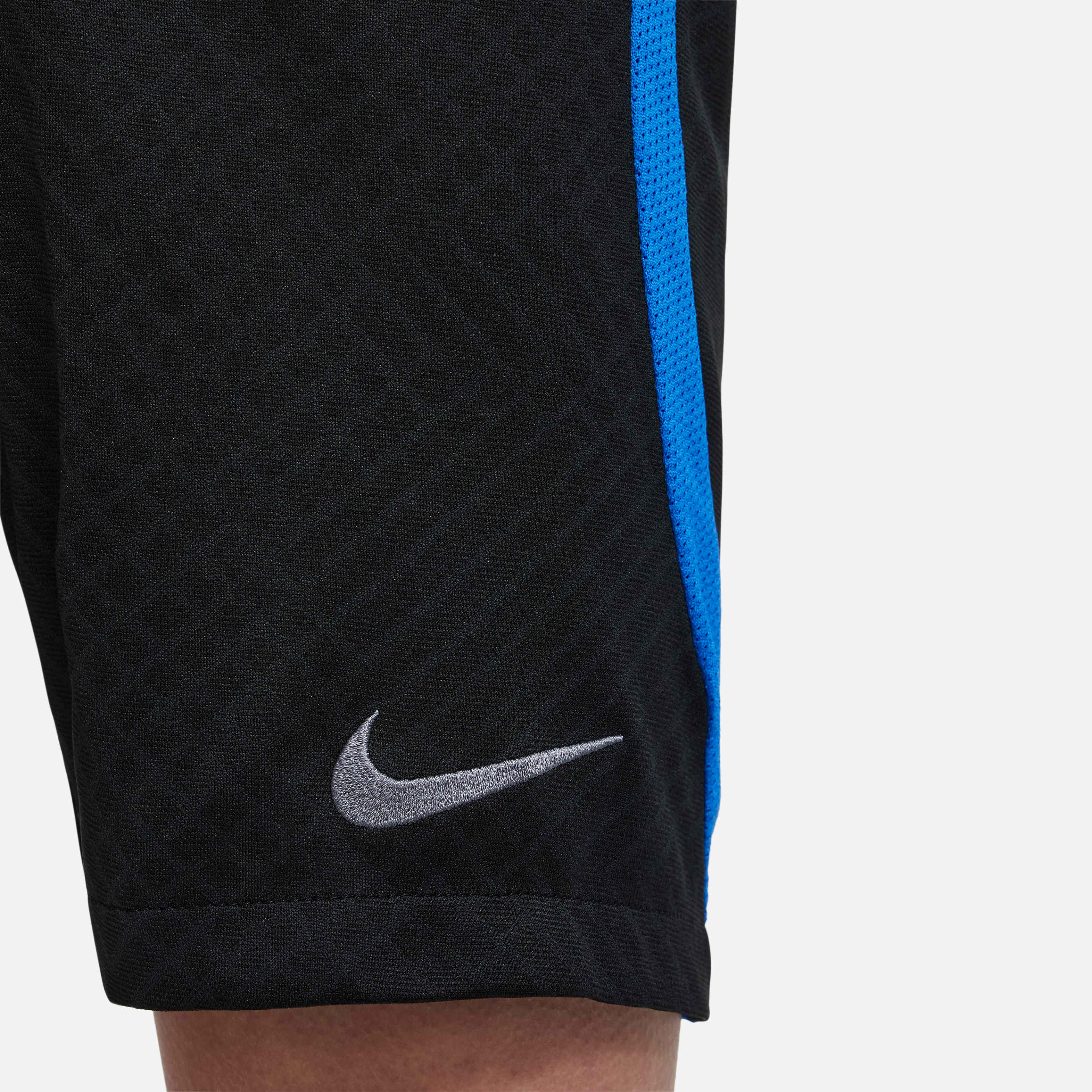 F.C. Barcelona Strike image number 3