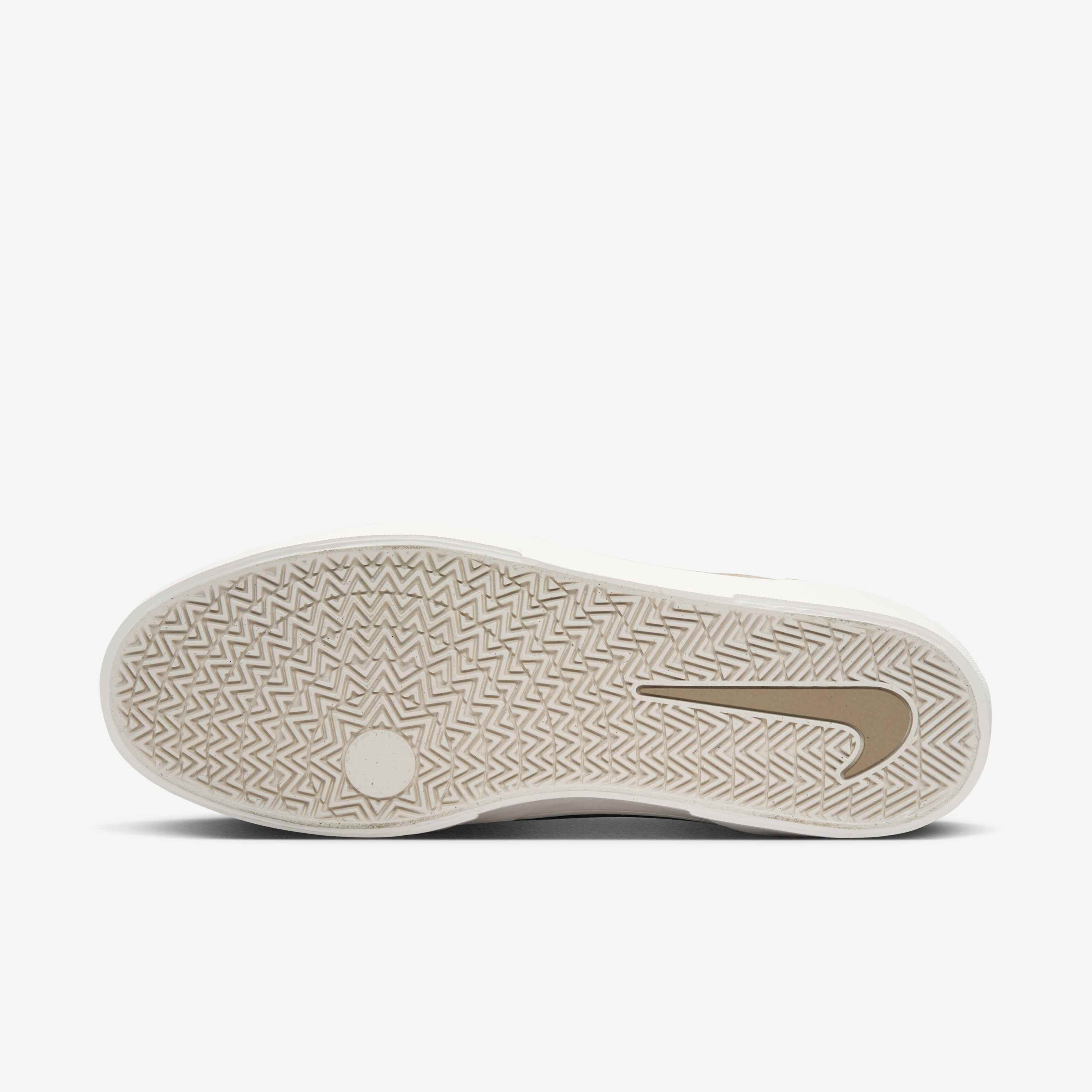 نايكي اس بي مالور image number 1