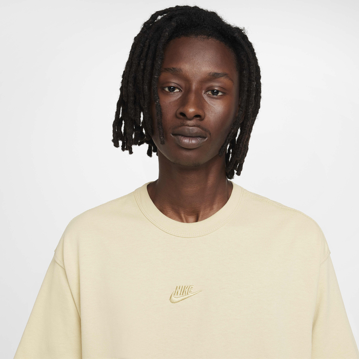 Nike Sportswear Premium Essentials image number 2 Nike Sportswear Premium Essentials image number 2