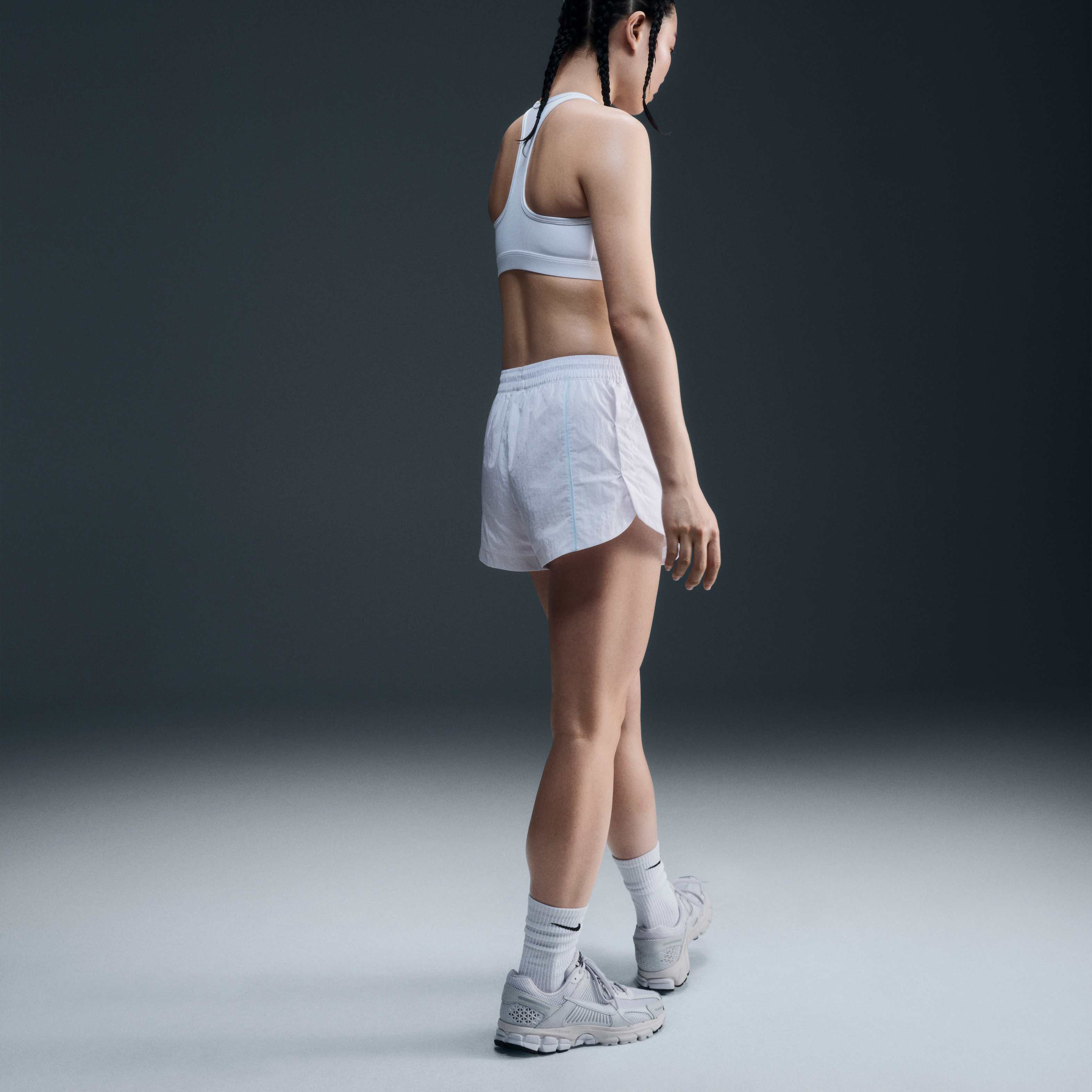 نايكي ويندرانر image number 4