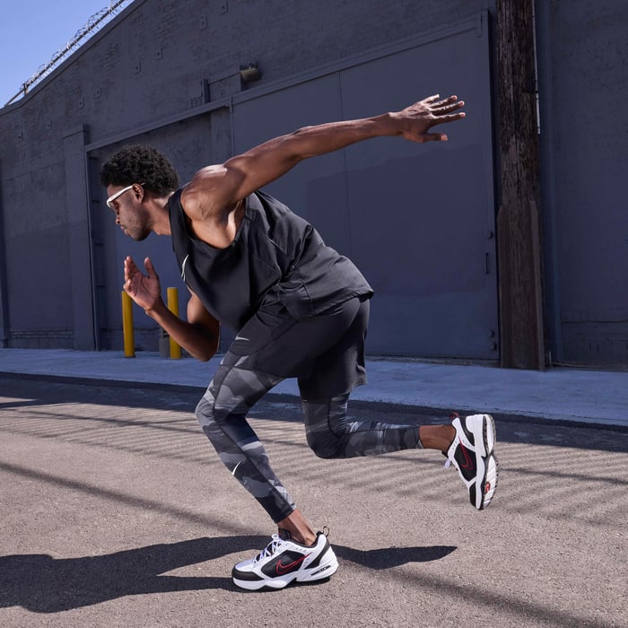 Nike Air Monarch IV image number 9 Nike Air Monarch IV image number 9