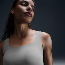 نايكي زينفي