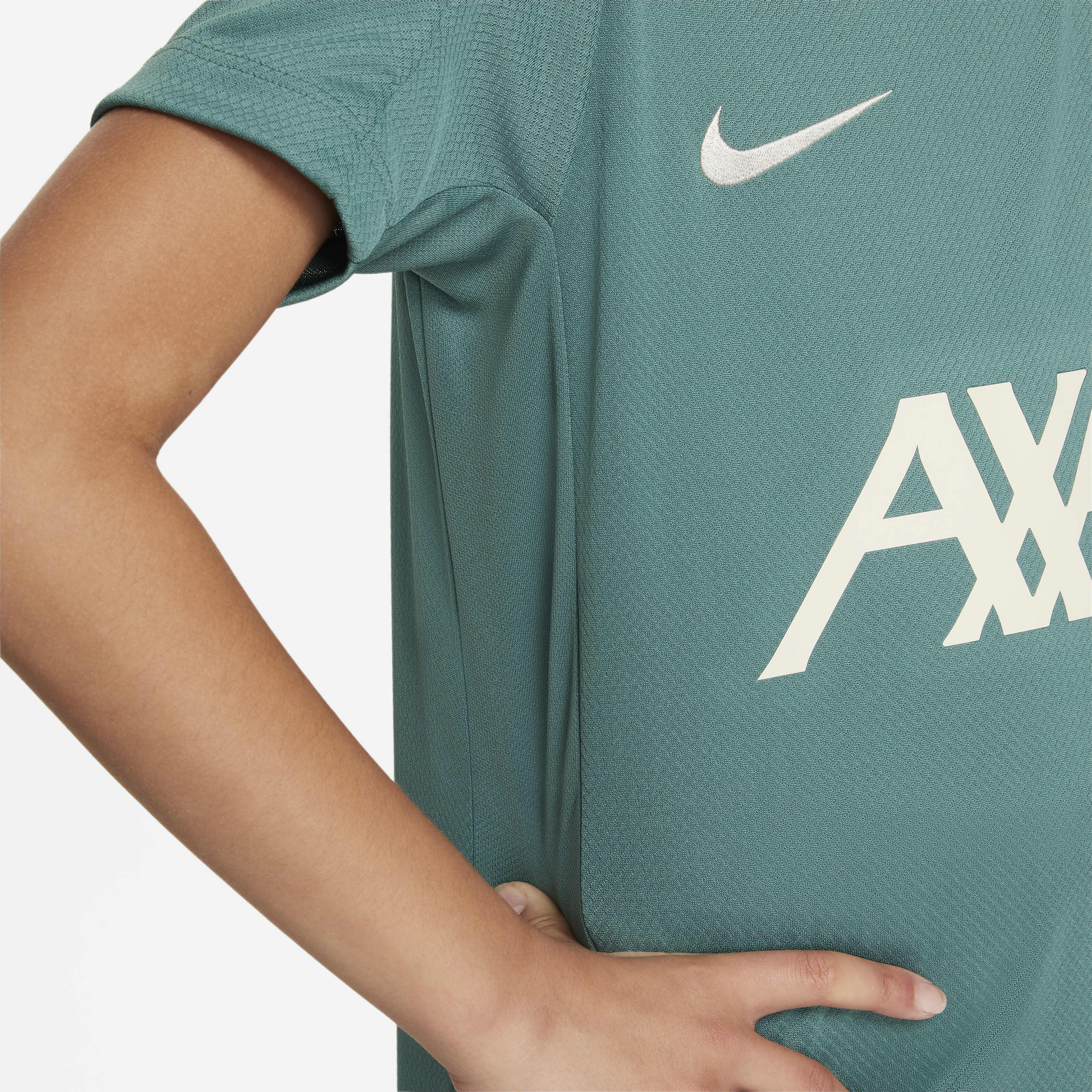 Liverpool F.C. Strike image number 5