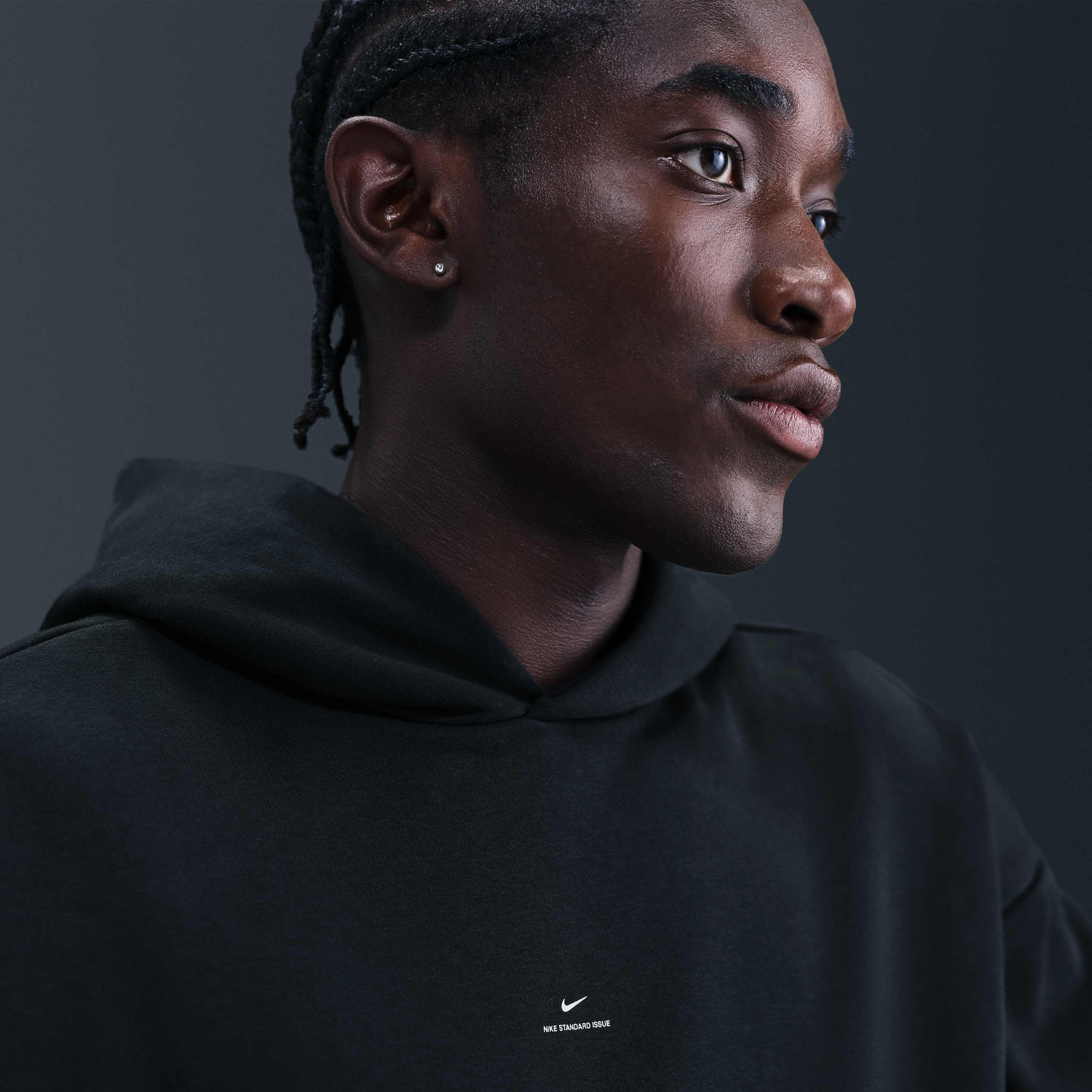 Nike Standard Issue image number 2