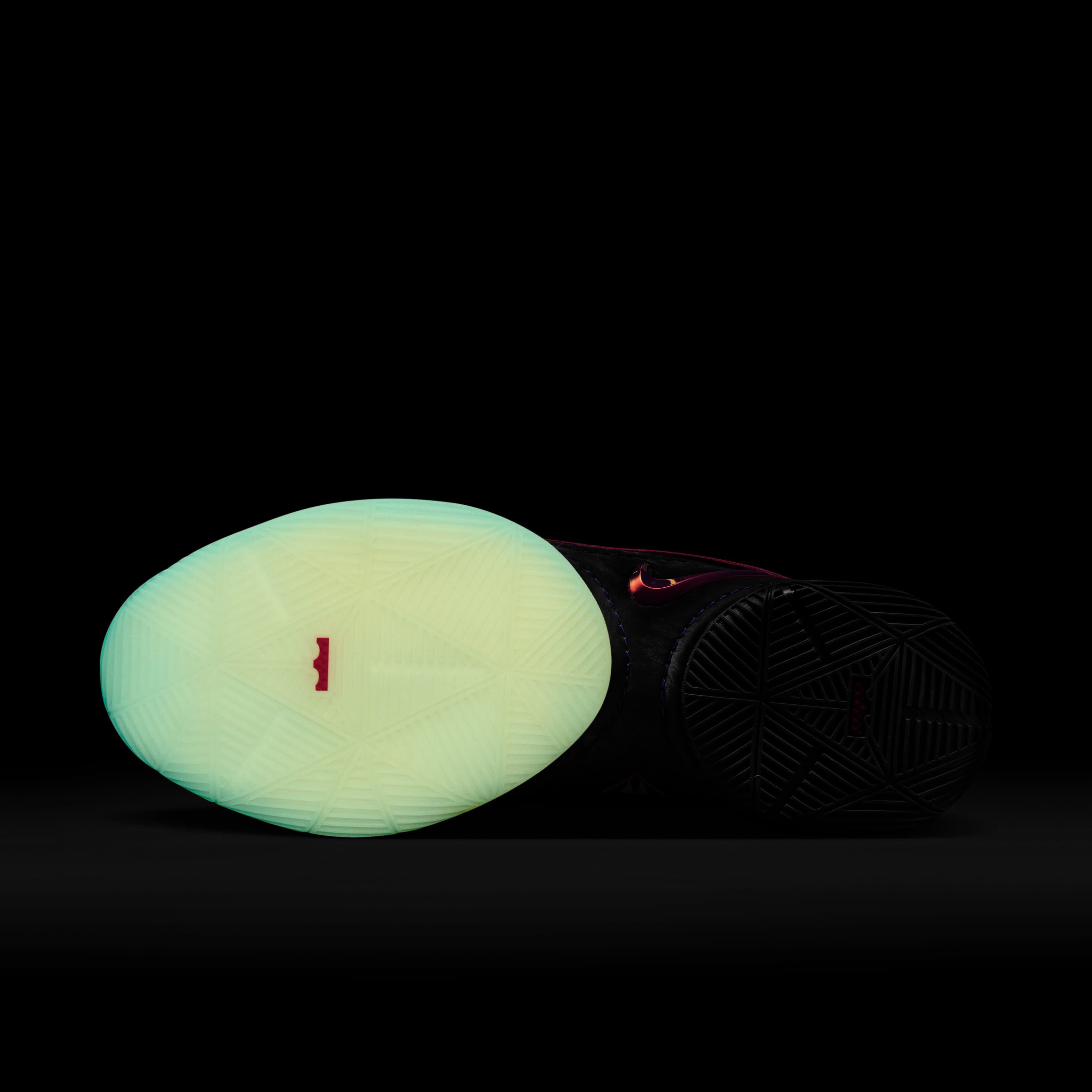 LeBron XXII image number 9