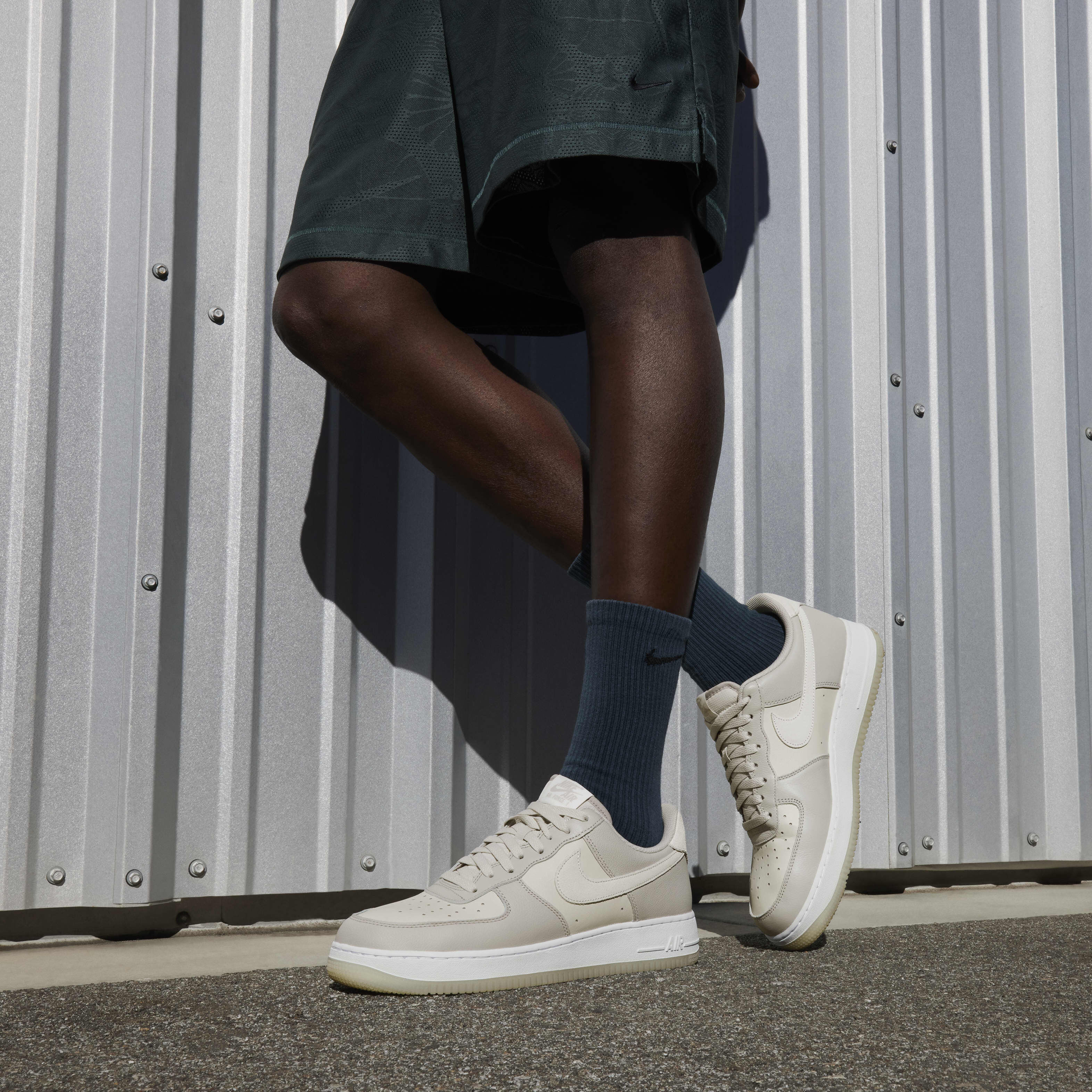 Buy Nike Air Force 1 '07 LV8 Men's Shoes - Light Bone/Light