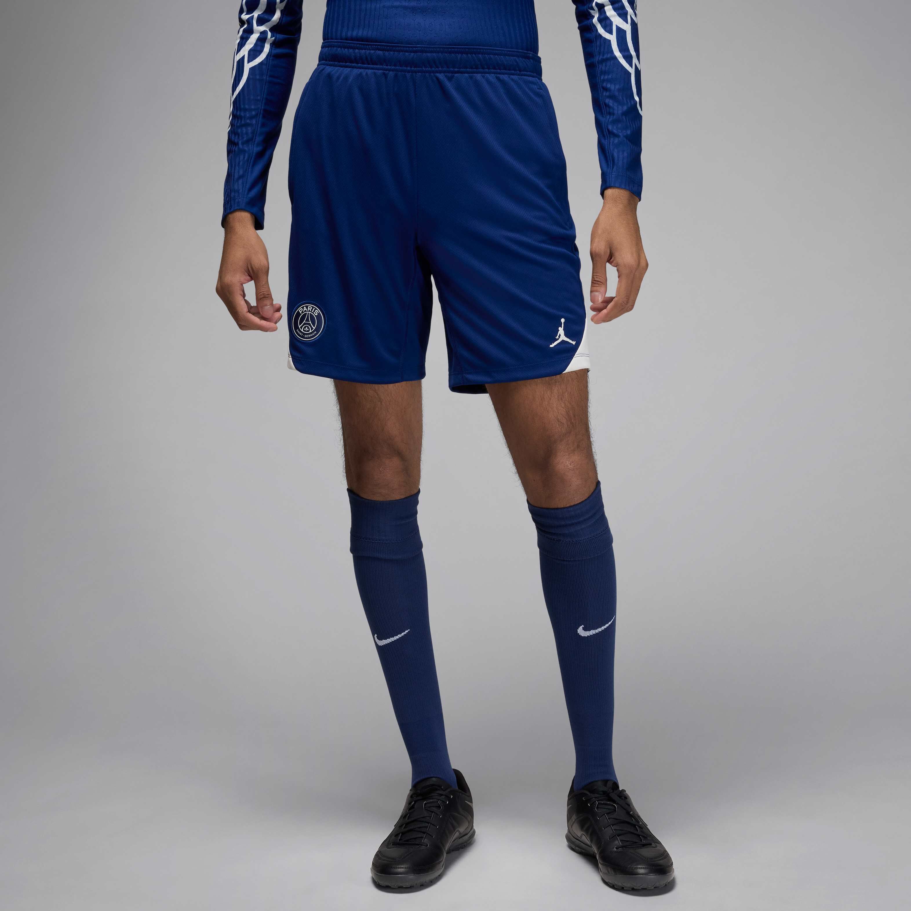 Paris Saint-Germain Strike Fourth image number 0