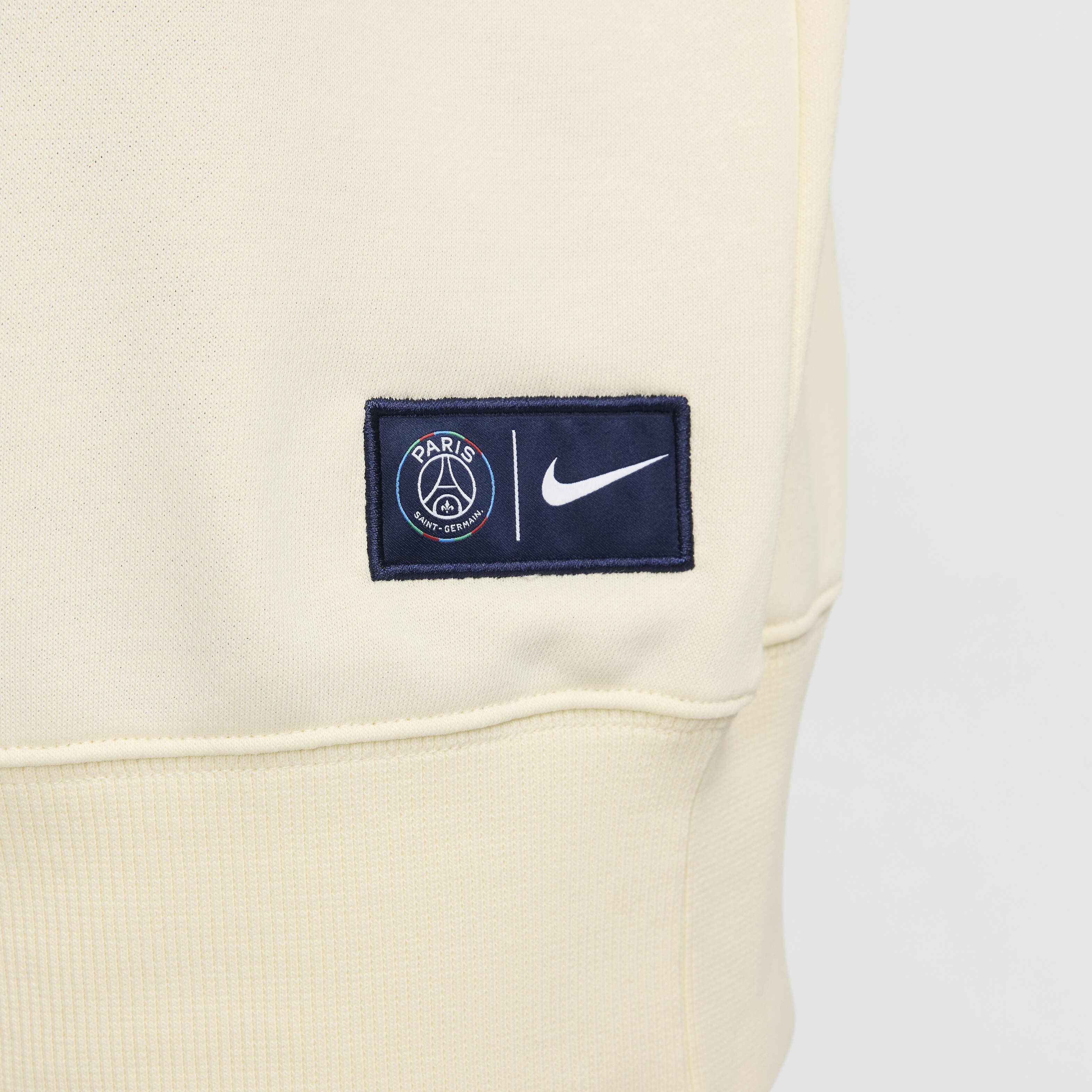 Paris Saint-Germain Phoenix Fleece image number 4