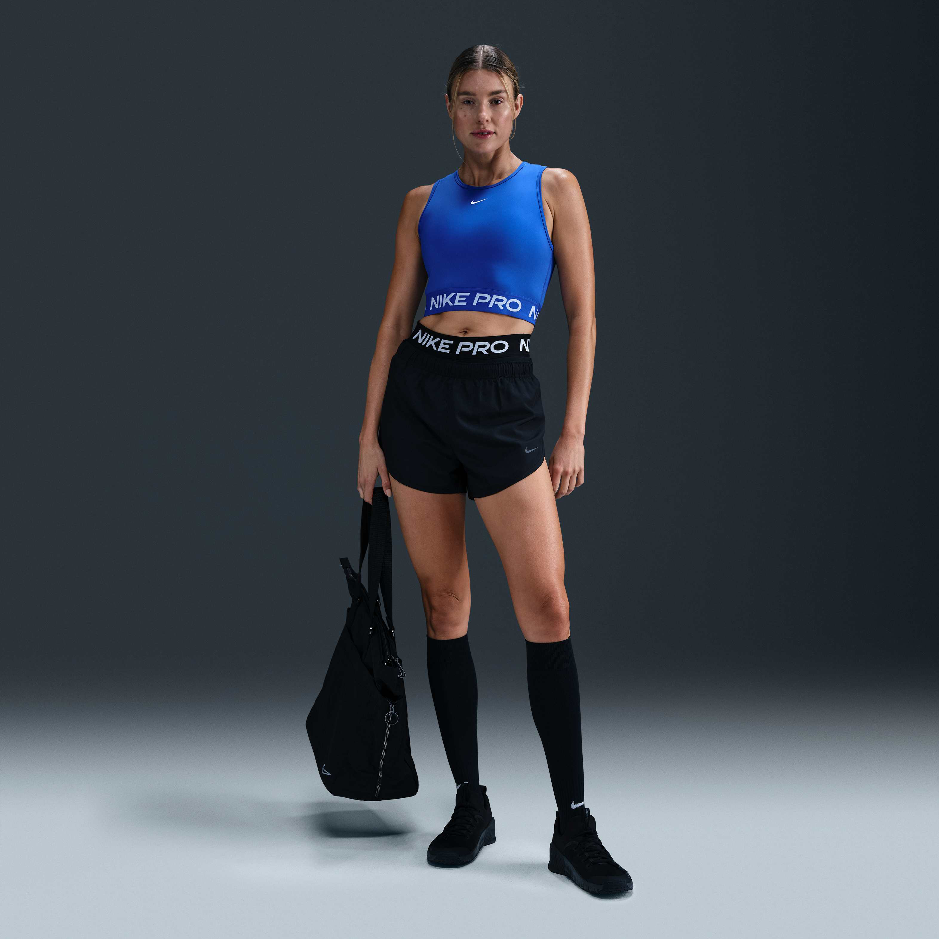 Nike Pro image number 3