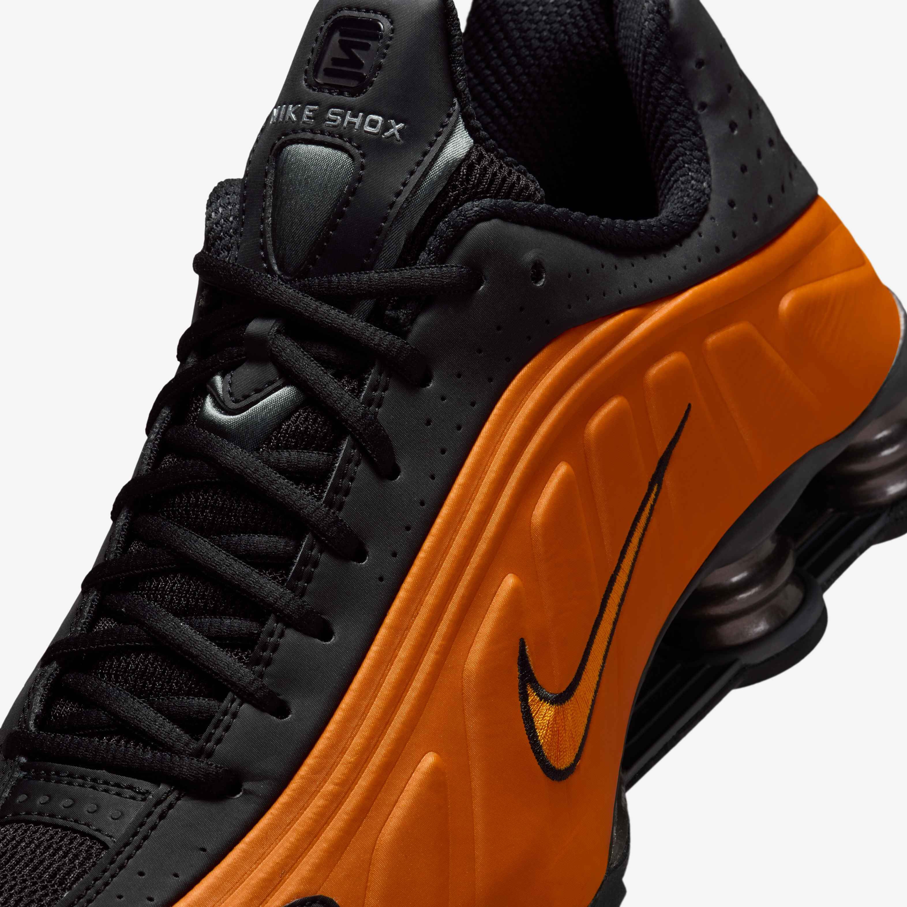 Nike Shox R4 image number 6