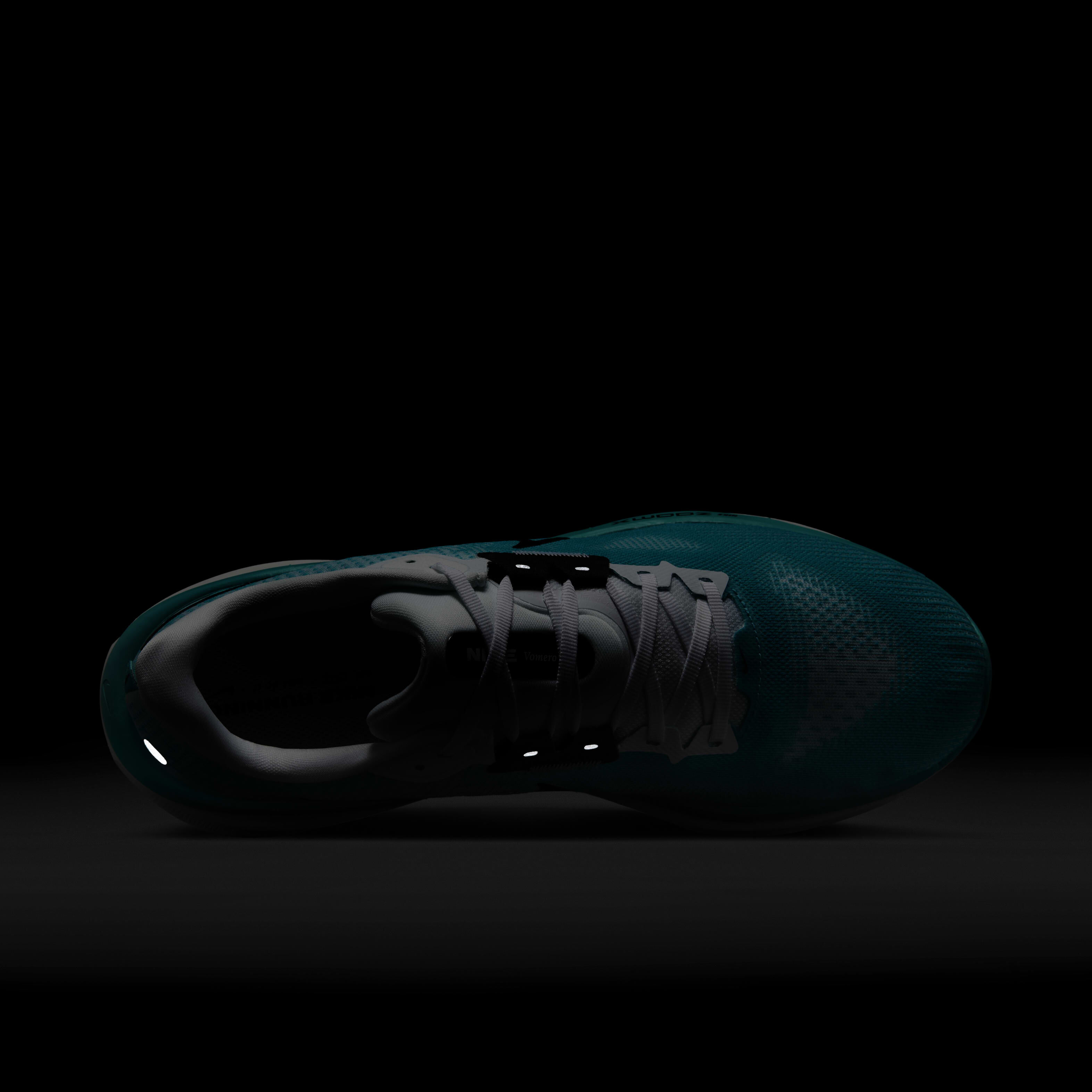 Nike Vomero 17 image number 8