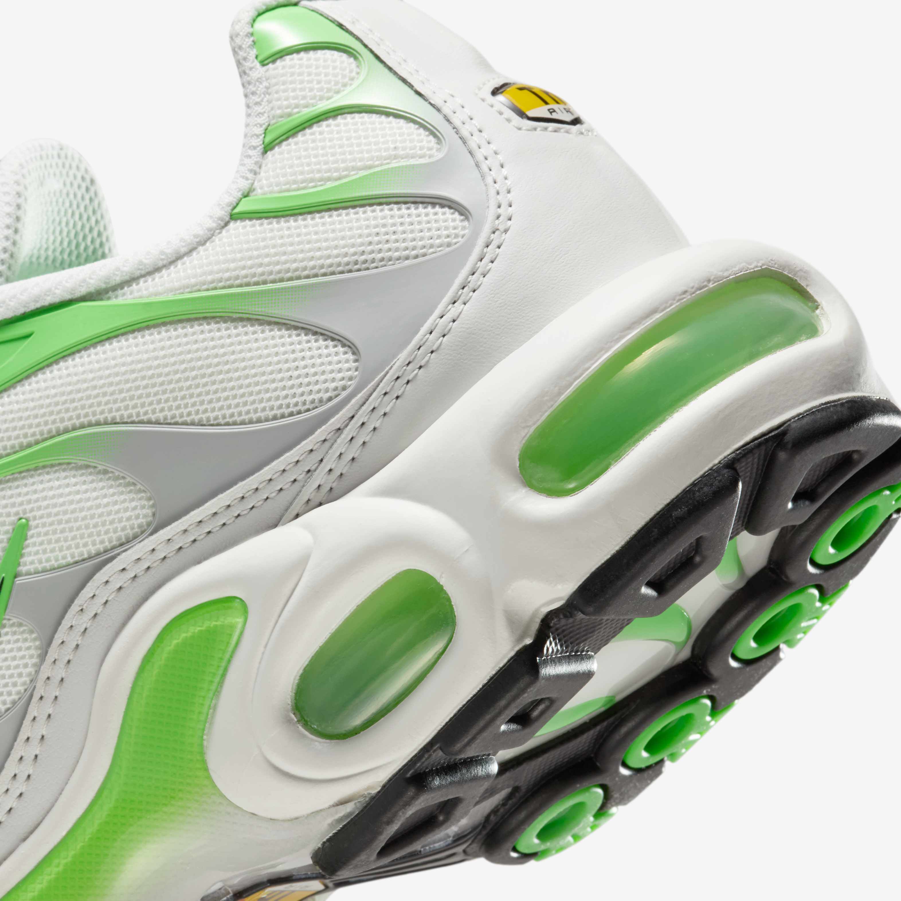 Nike Air Max Plus image number 7