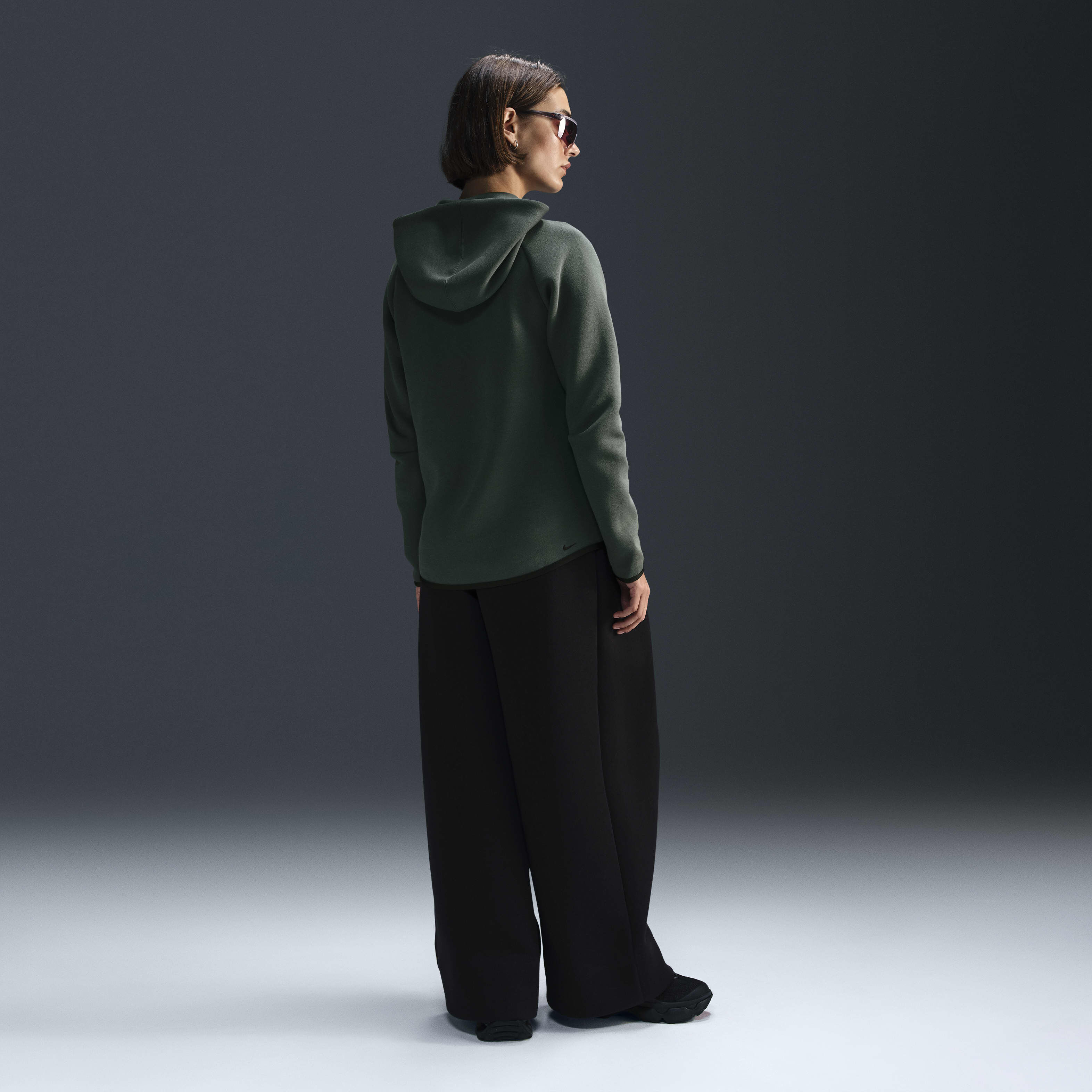 نايكي سبورتسوير تك فليس ويندرانر image number 4