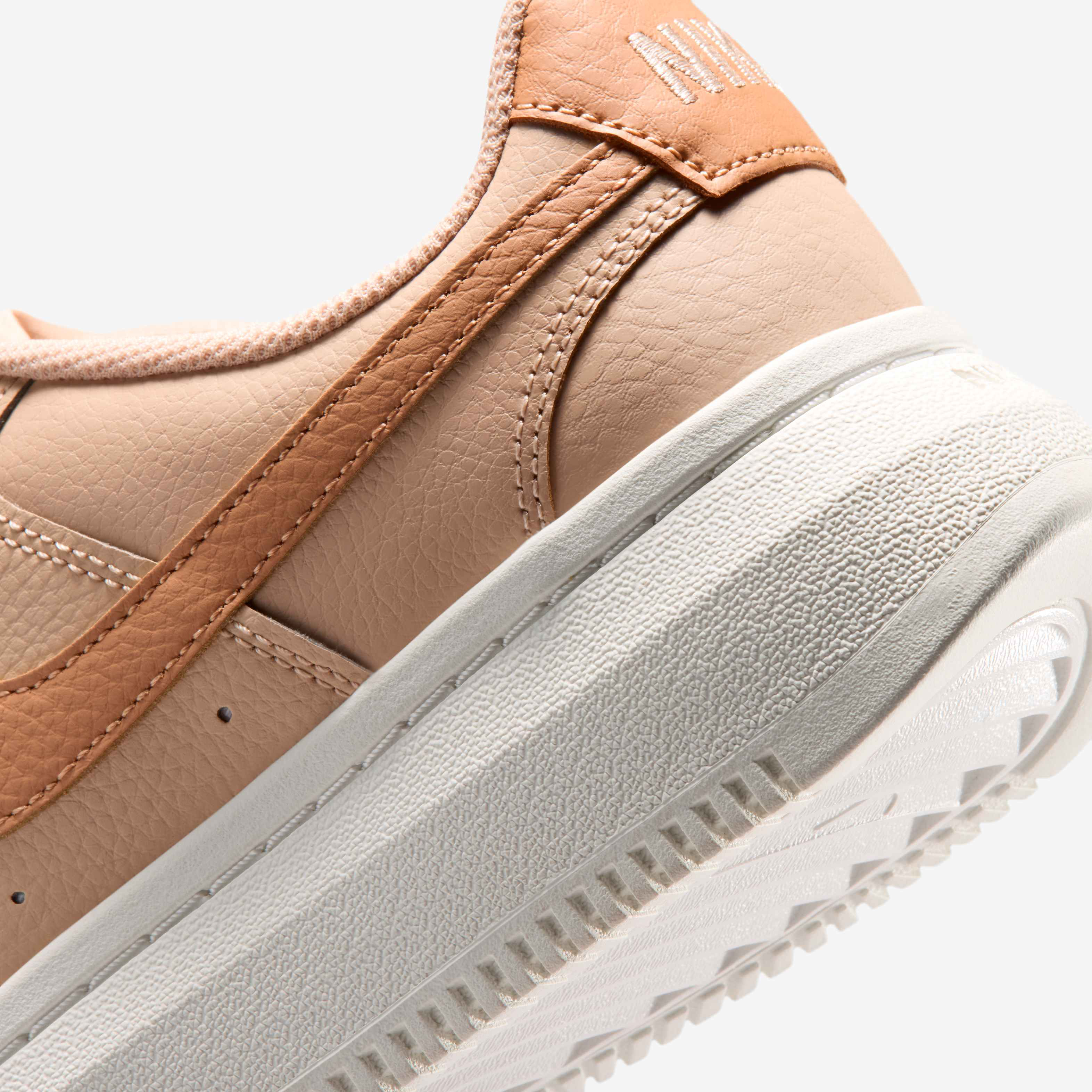 Nike Court Vision Alta image number 17