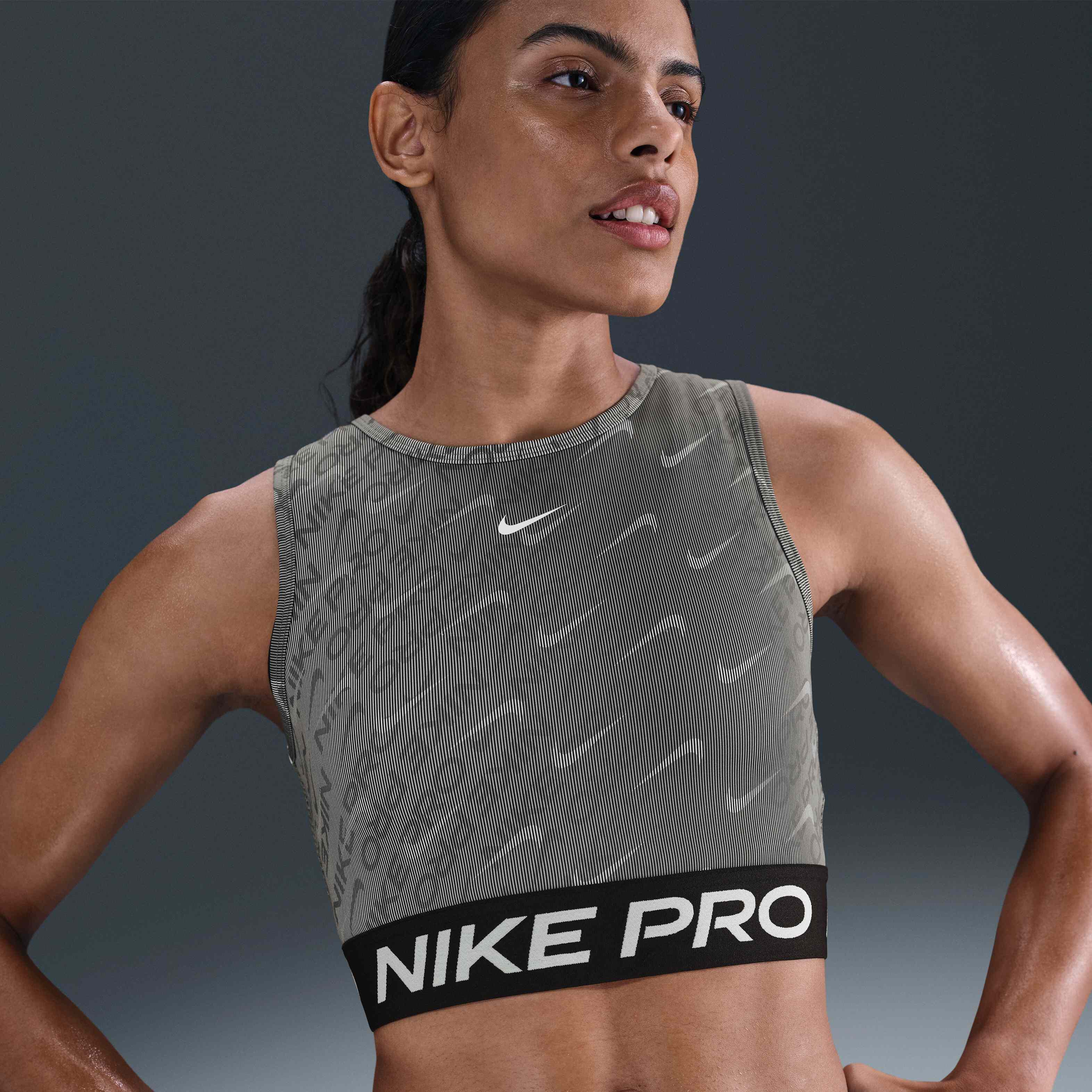 Nike Pro image number 0