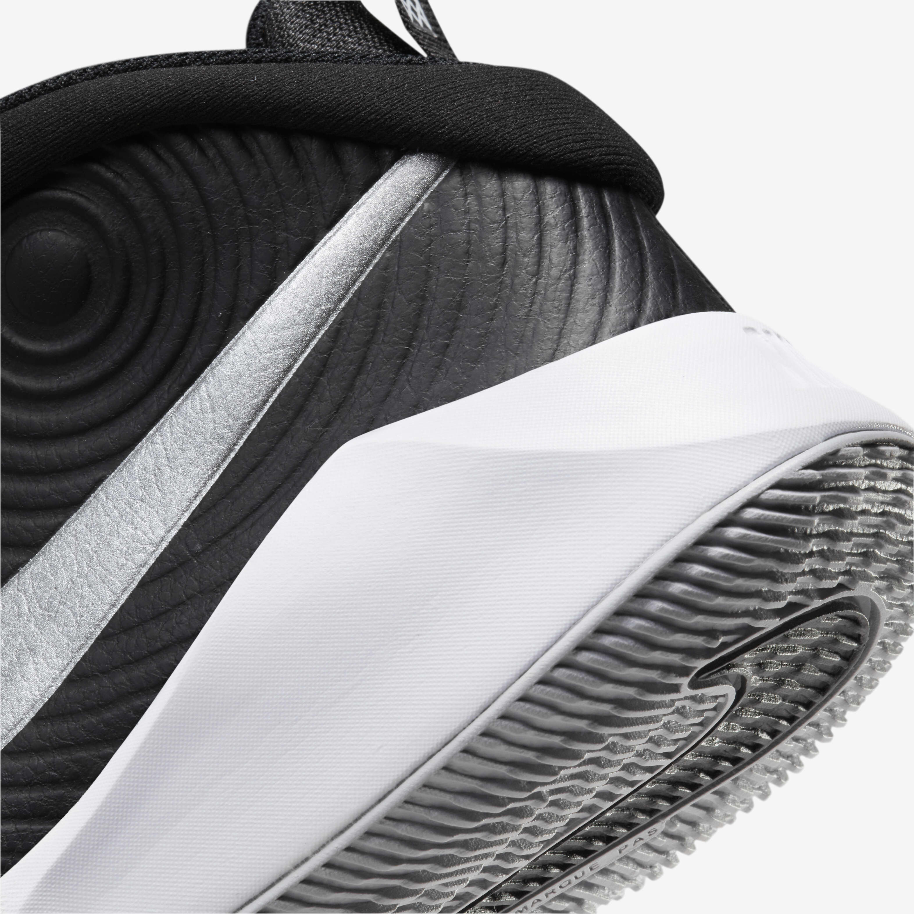 نايكي تيم هاسل دي 9 image number 7