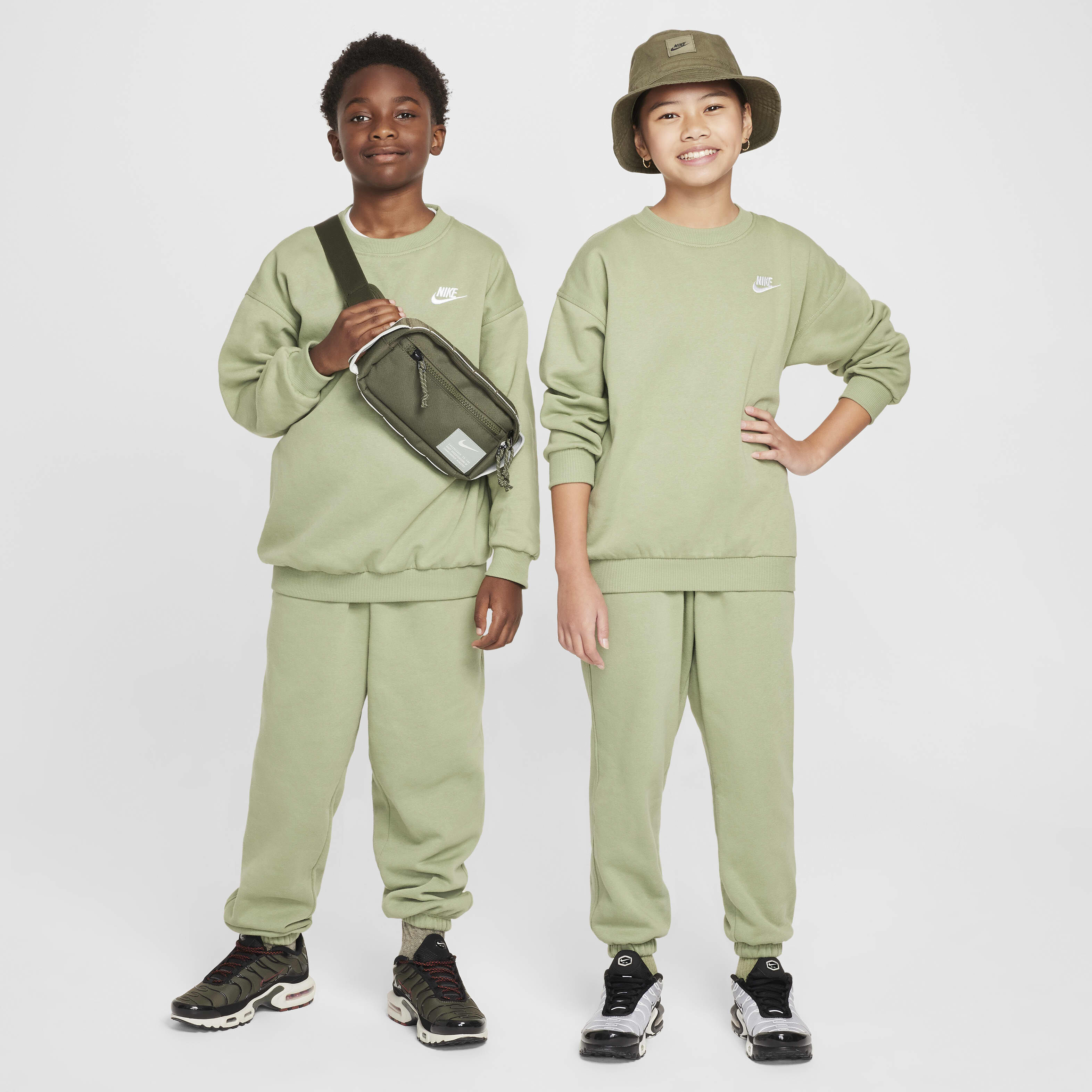 نايكي سبورتسوير كلوب فليس image number 4