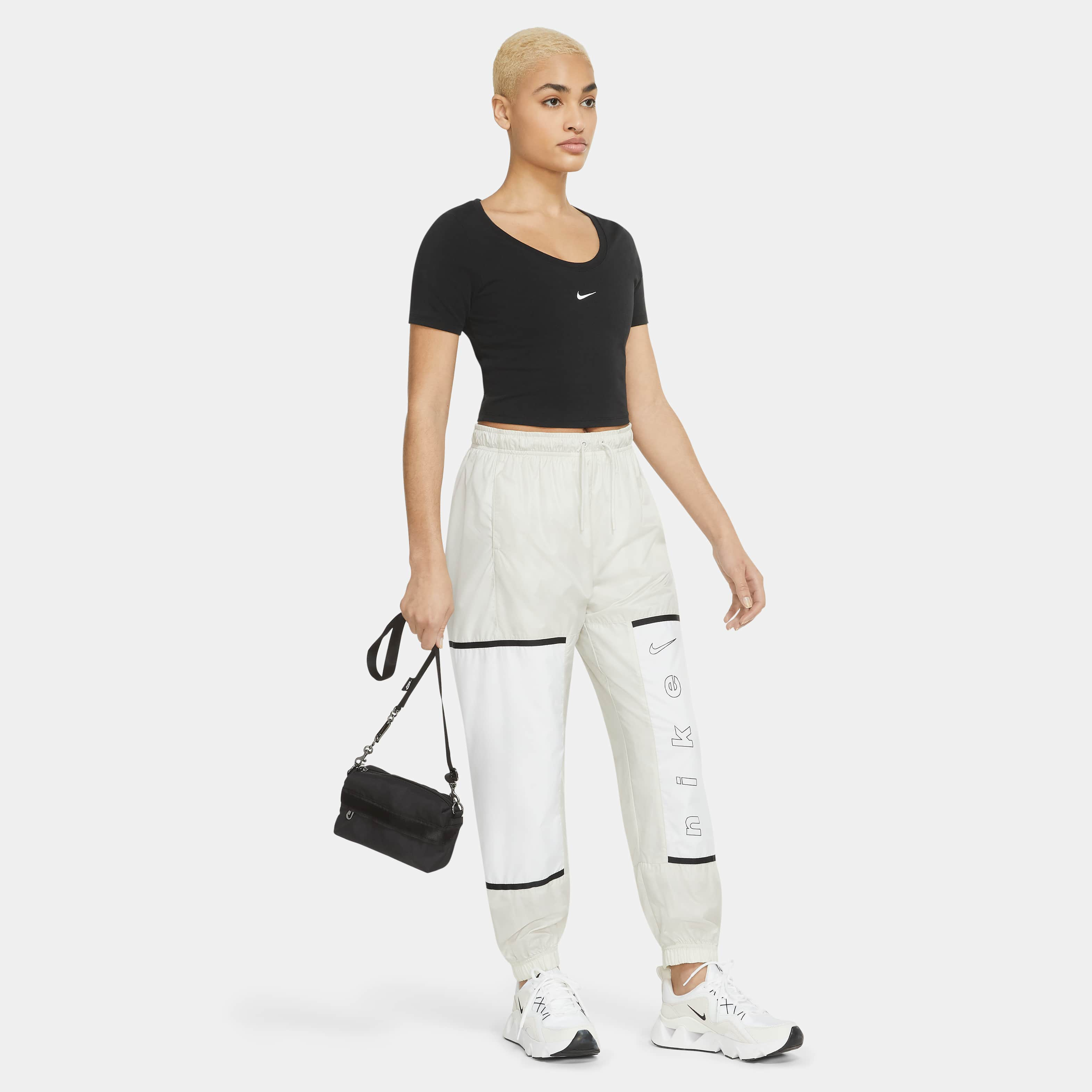 Nike Sportswear Futura Luxe image number 8