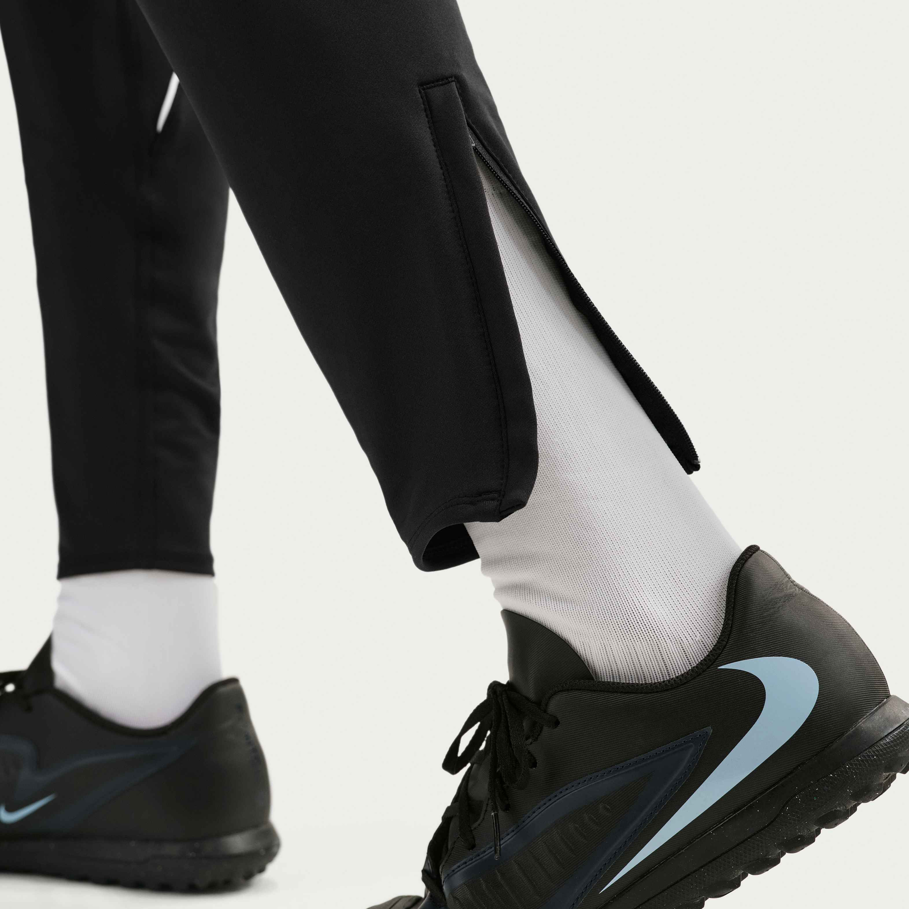 Nike Strike image number 5