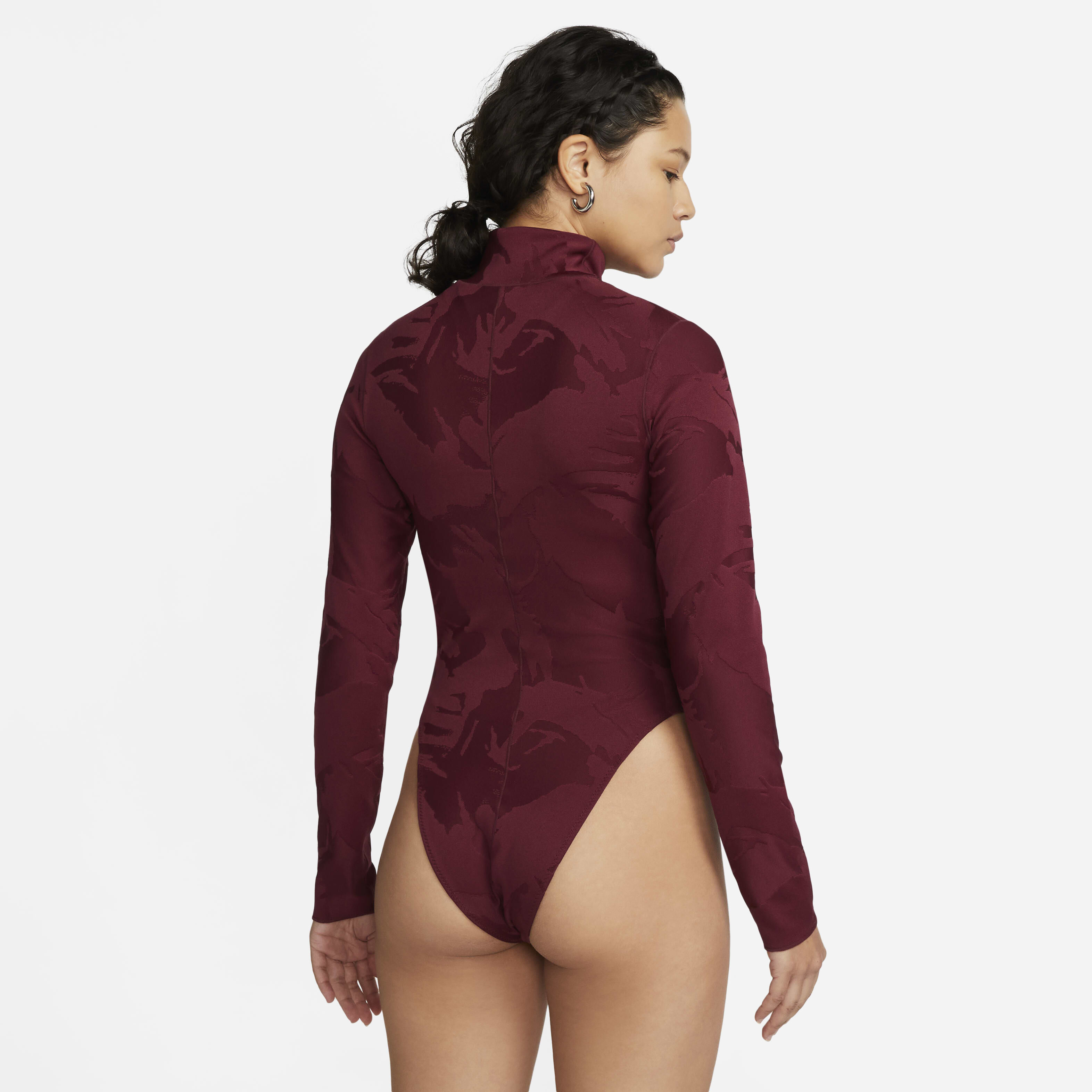 نايكي سبورتسوير تيك باك image number 1