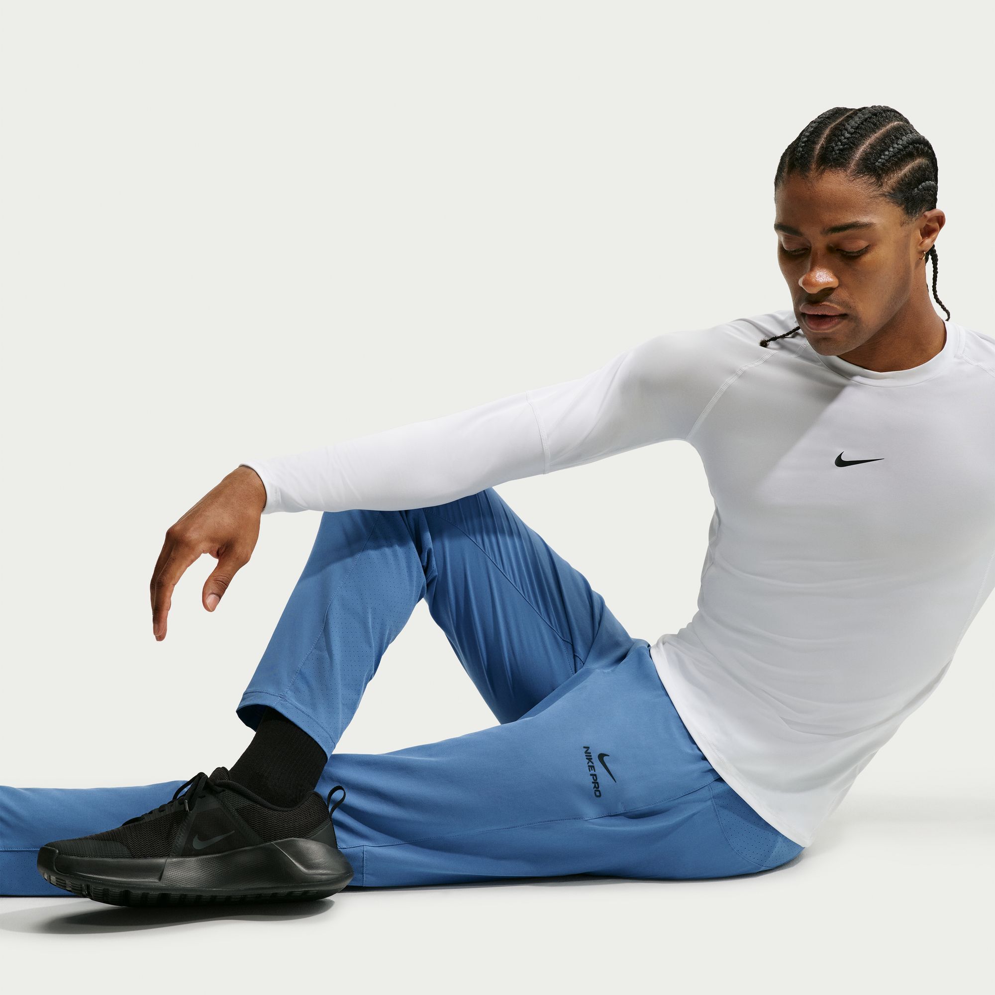 Nike Pro Training image number 4