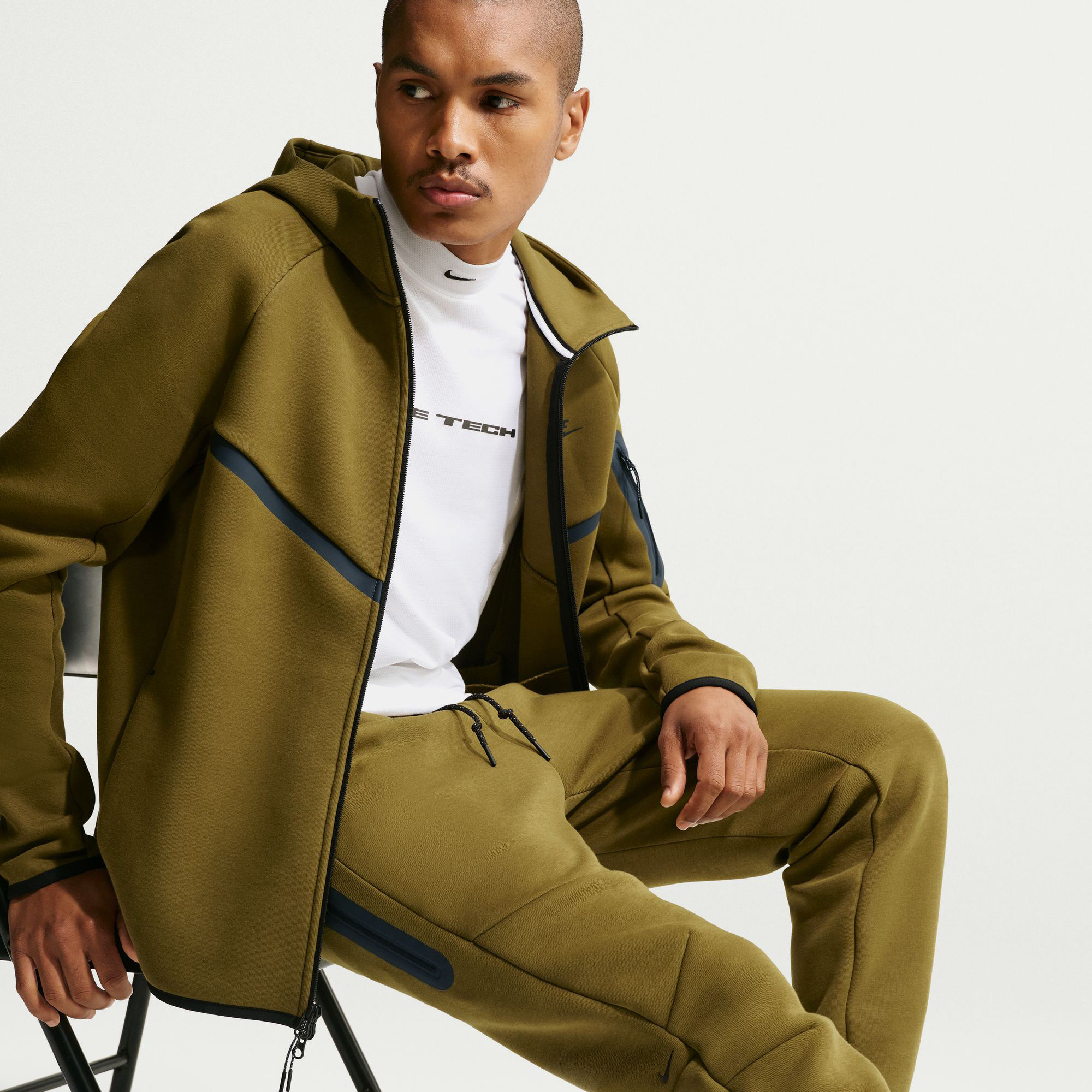 نايكي تك image number 4