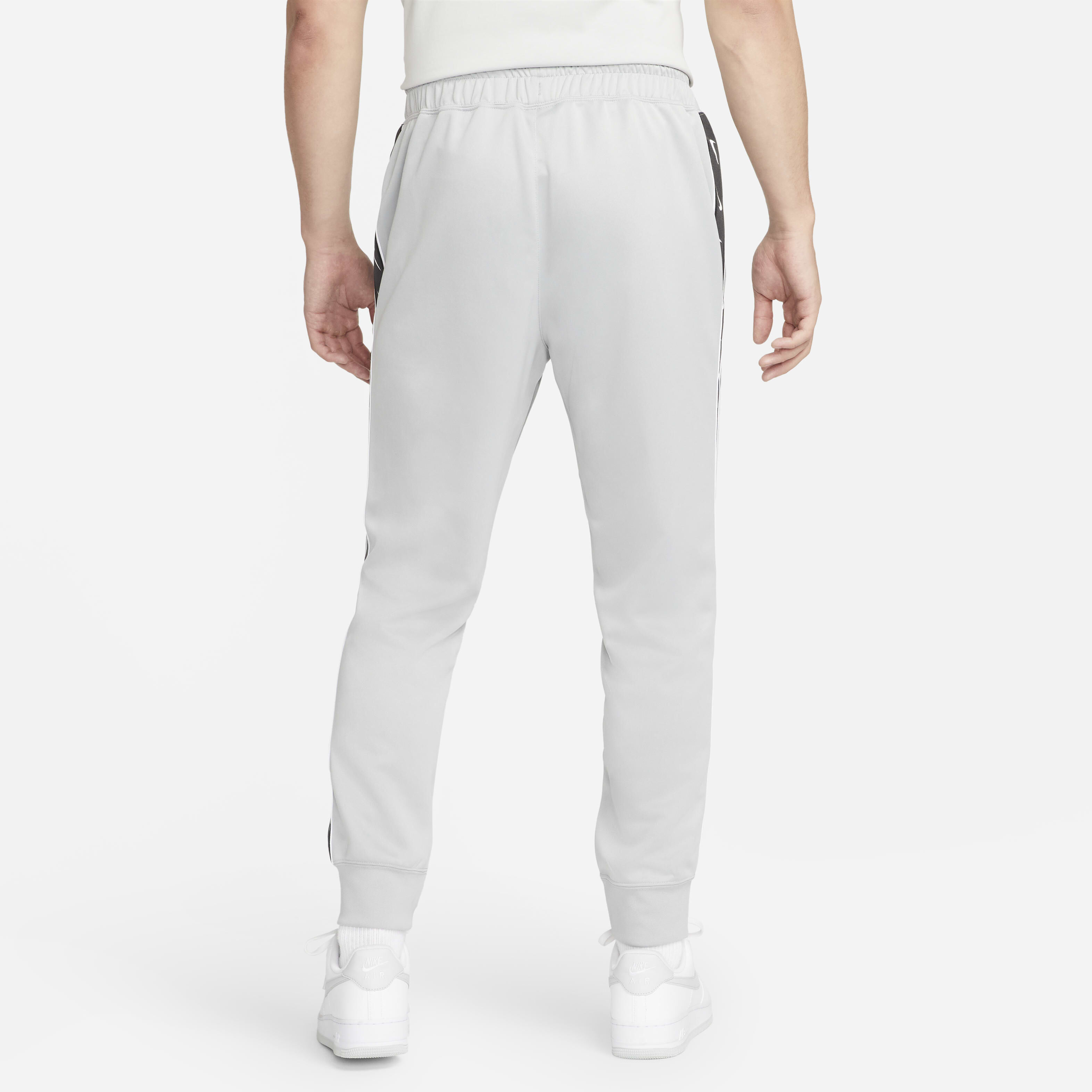 Nike Sportswear Repeat image number 1