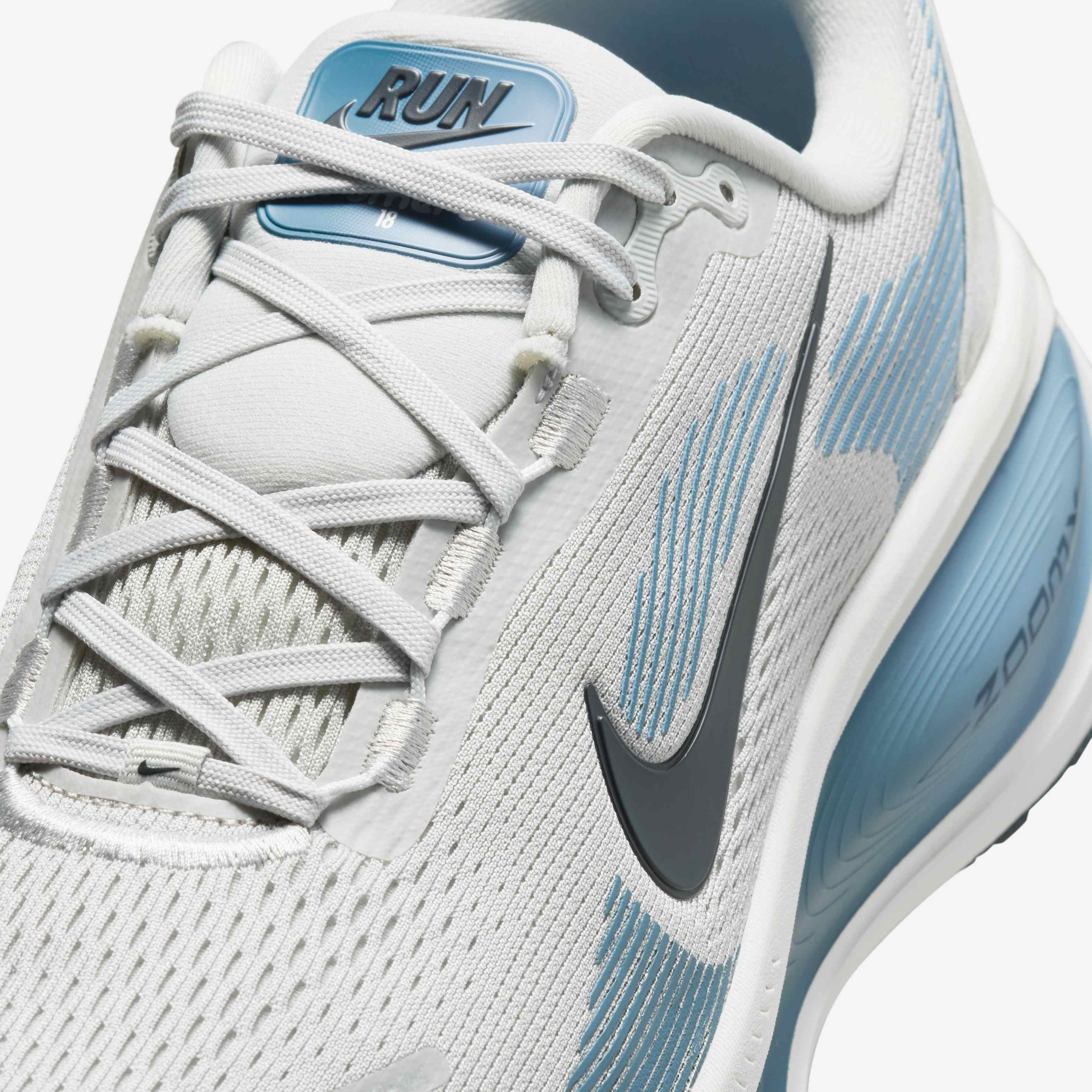 Nike Vomero 18 image number 6