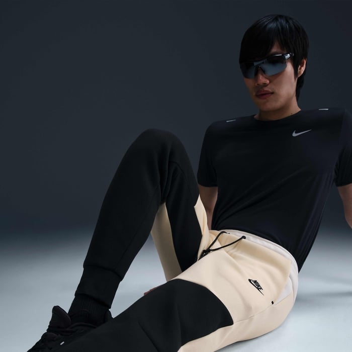 Nike Tech image number 4 Nike Tech image number 4