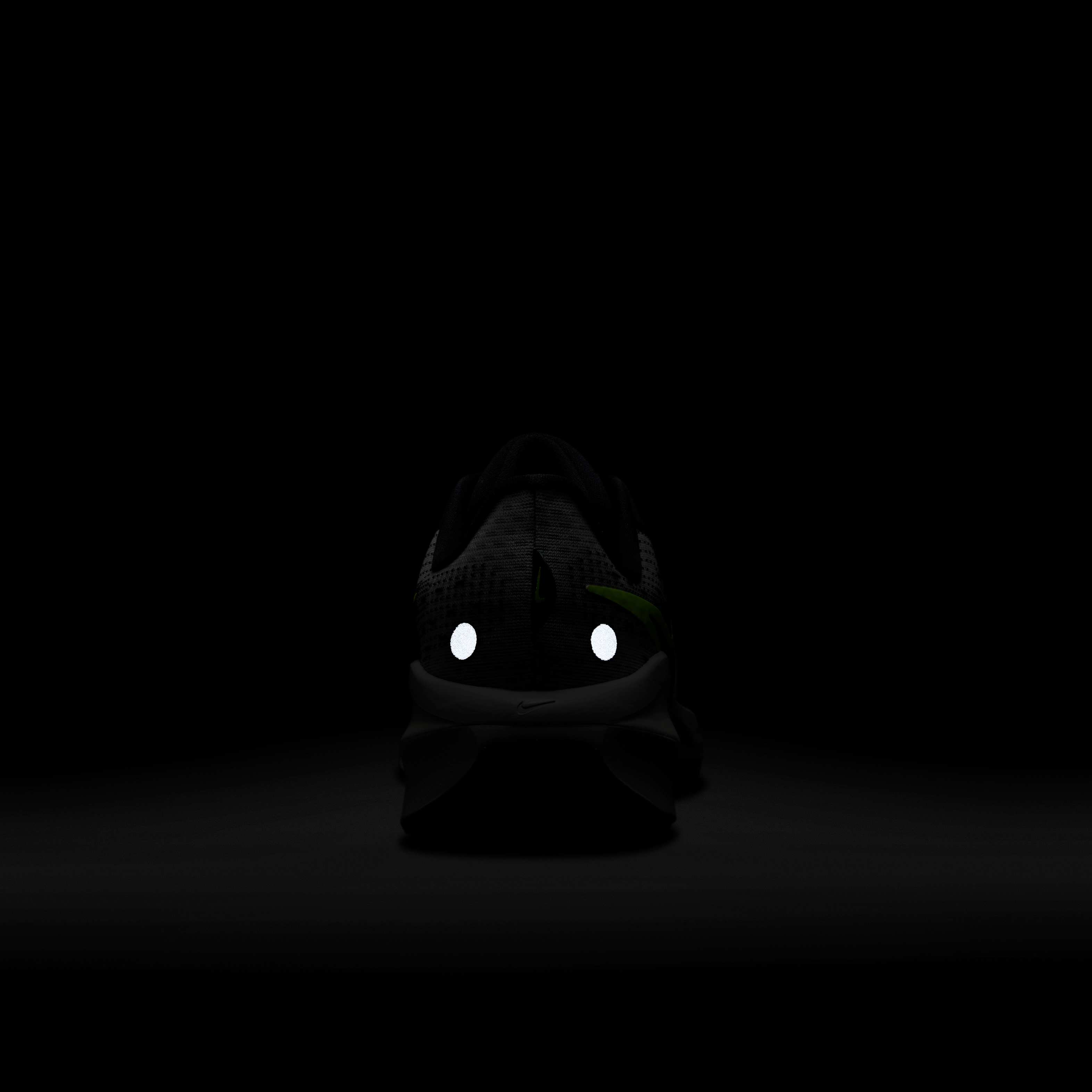 Nike Vomero 17 image number 10