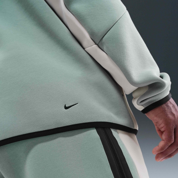 Nike Tech image number 10 Nike Tech image number 10
