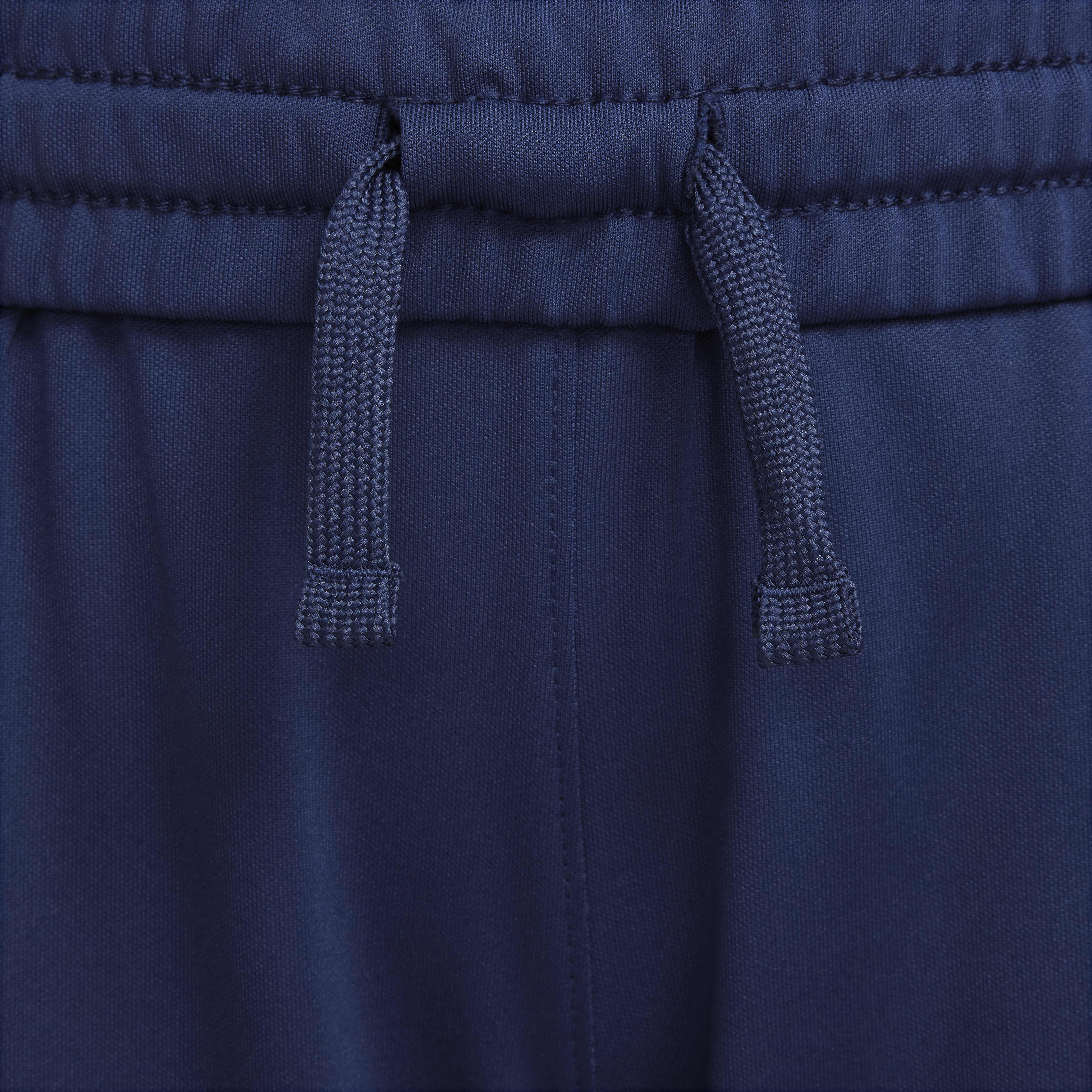 Nike Sportswear Club image number 2