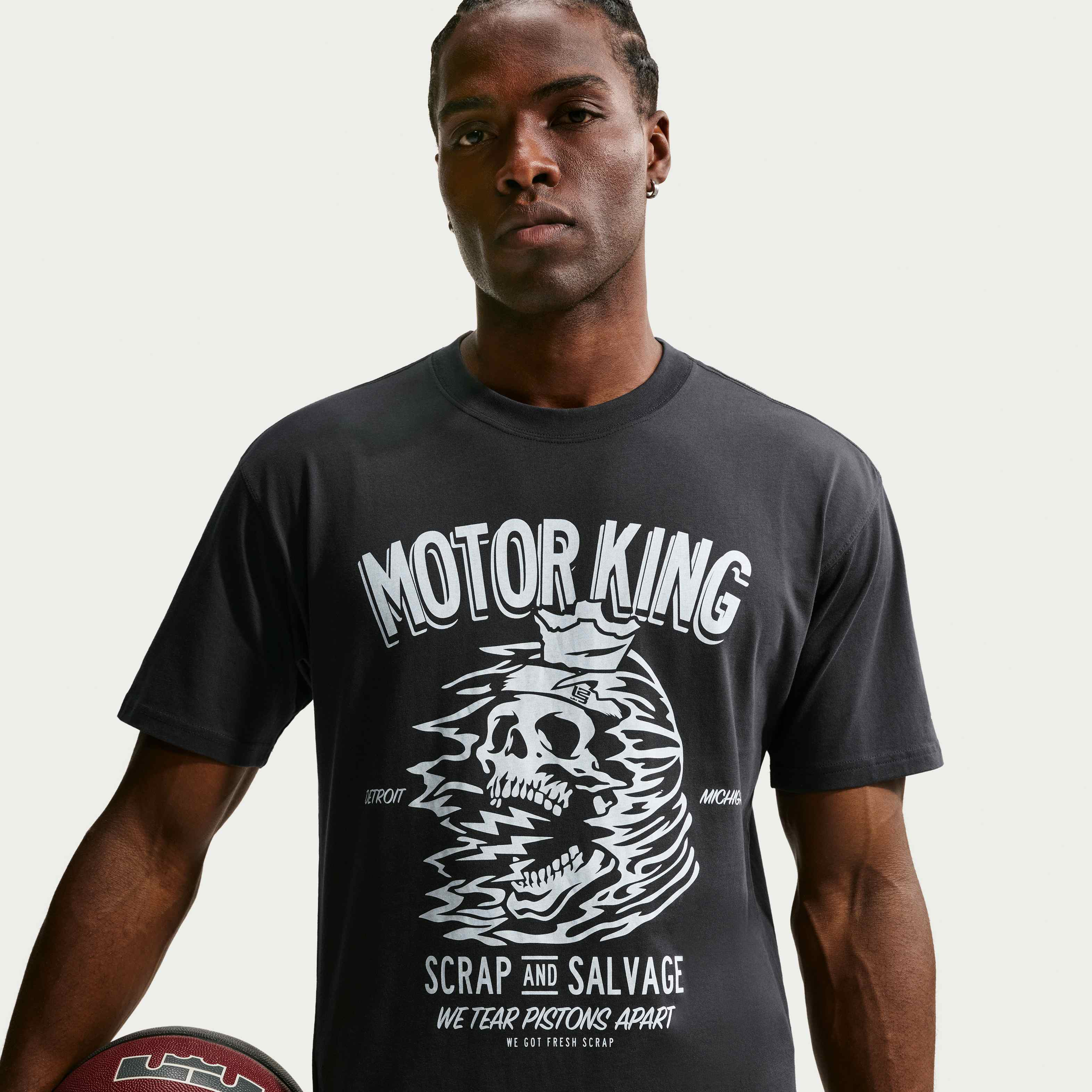LeBron 'Motor King' image number 0