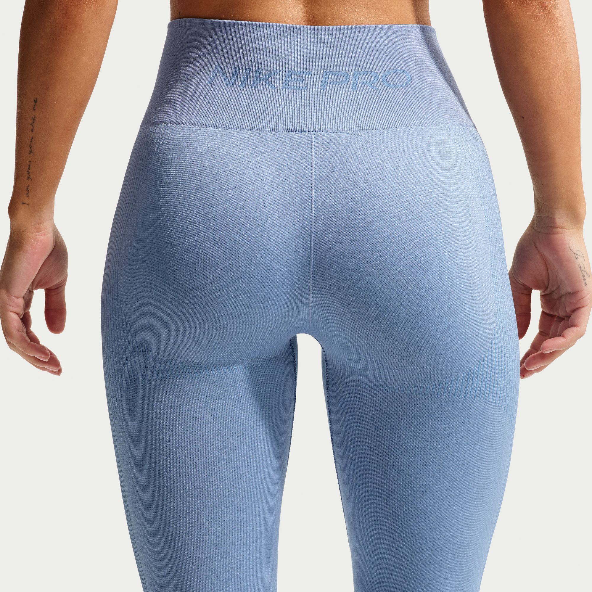 Nike Pro Seamless image number 3